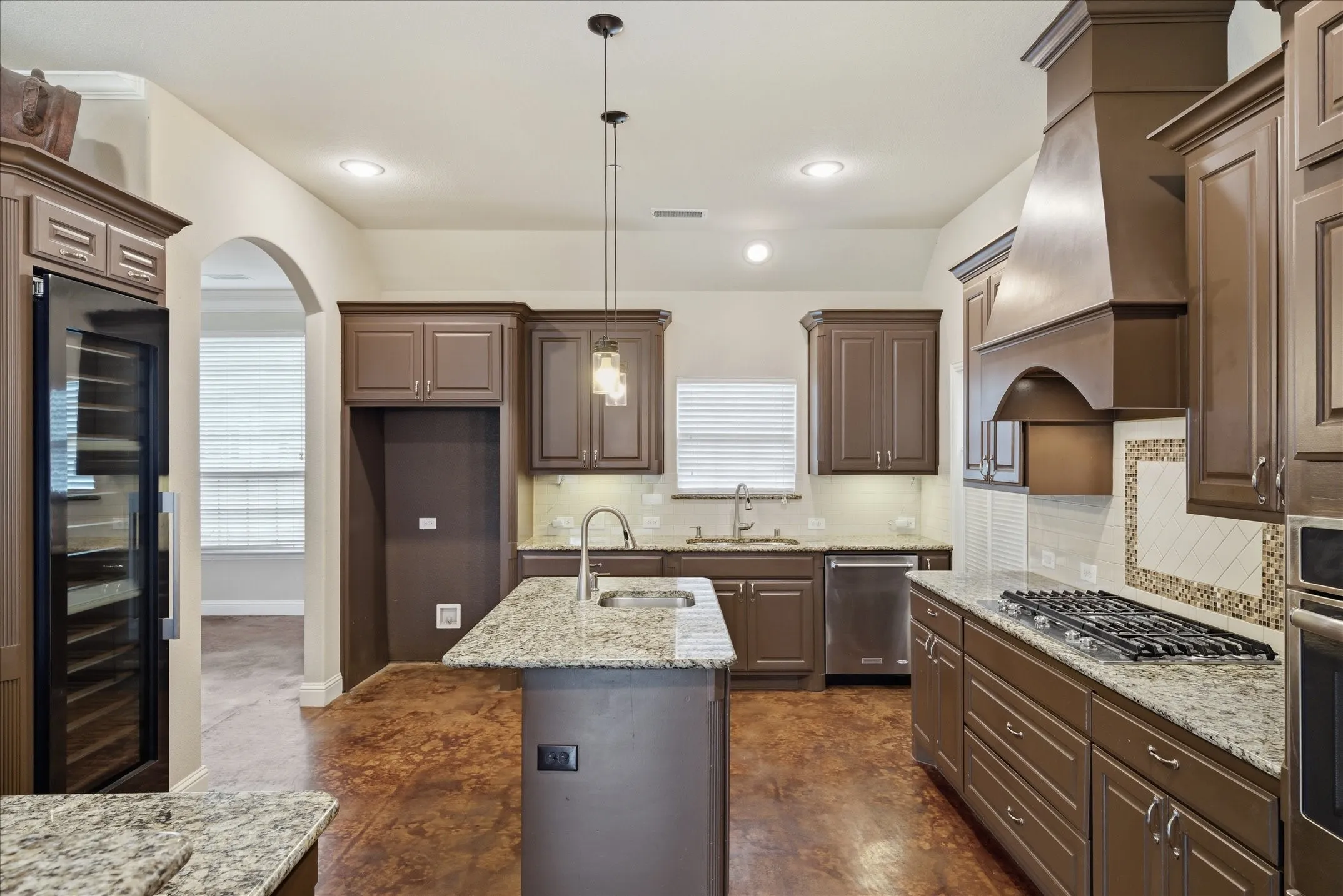 Single Family Residence For Sale in Collin County , 1088 Stephen Court, Farmersville, Texas 75442, 3 Bedroom, 3 Bathroom, 3 Garage spaces, 2,922 Sqft, built in 2015, mls#21368474, Real Estate Agent in Farmersville, Homes For Sale in Collin county, Homes For Sale in Farmersville, Realtor in Farmersville Texas, Real Estate Brokerage Independent Realty Texas, Luminita Cordes Realtor