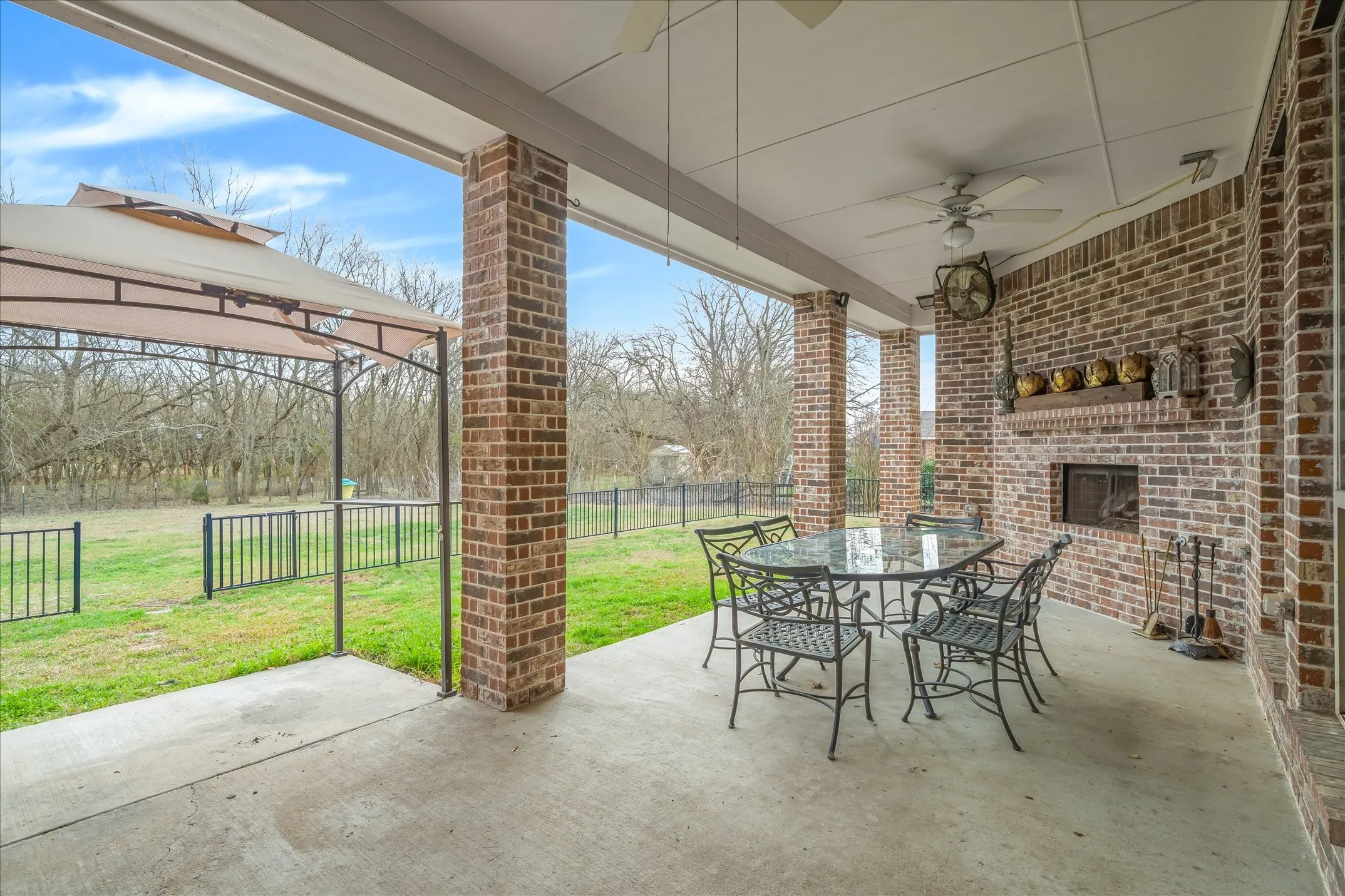 Single Family Residence For Sale in Collin County , 1088 Stephen Court, Farmersville, Texas 75442, 3 Bedroom, 3 Bathroom, 3 Garage spaces, 2,922 Sqft, built in 2015, mls#21368474, Real Estate Agent in Farmersville, Homes For Sale in Collin county, Homes For Sale in Farmersville, Realtor in Farmersville Texas, Real Estate Brokerage Independent Realty Texas, Luminita Cordes Realtor