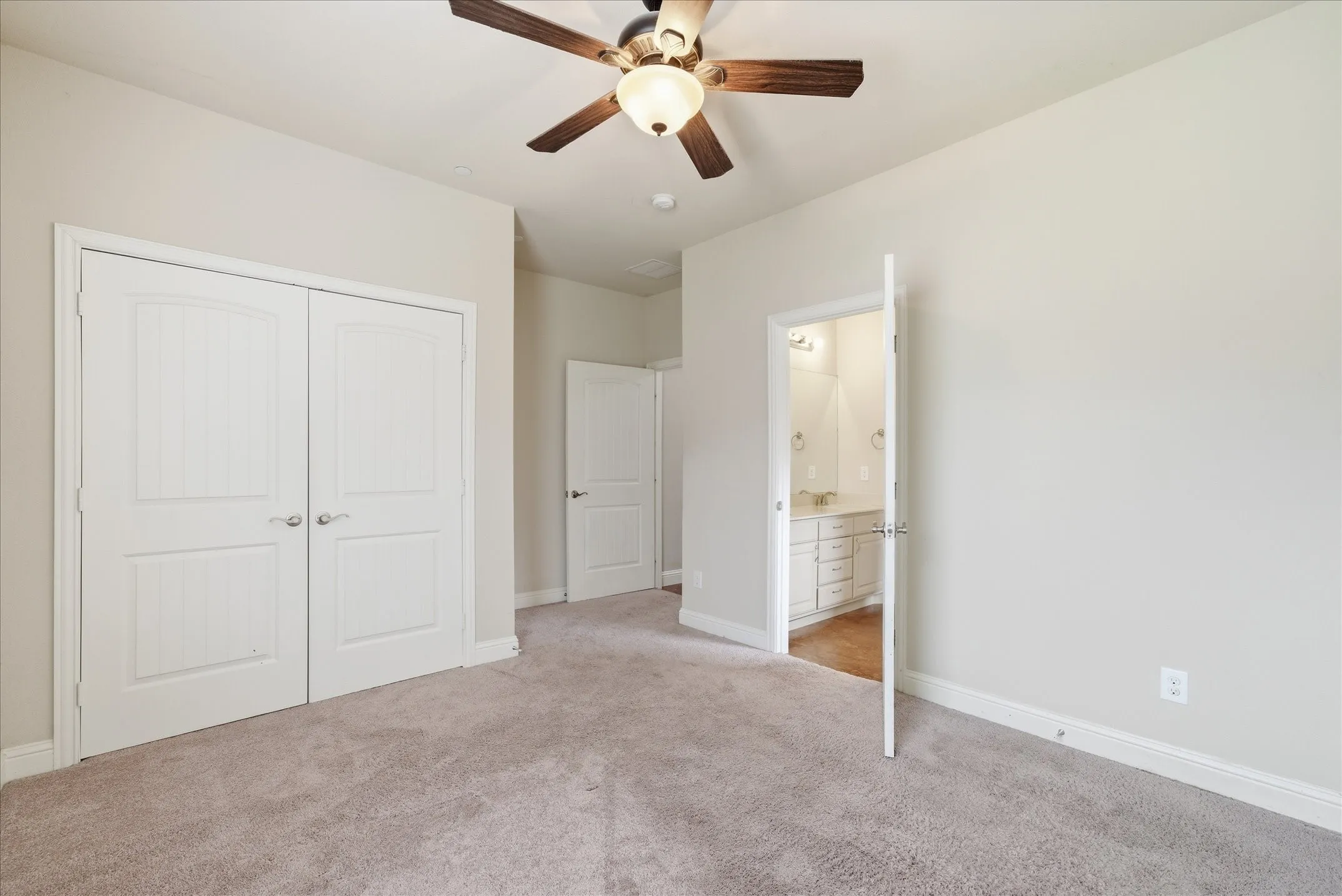 Single Family Residence For Sale in Collin County , 1088 Stephen Court, Farmersville, Texas 75442, 3 Bedroom, 3 Bathroom, 3 Garage spaces, 2,922 Sqft, built in 2015, mls#21368474, Real Estate Agent in Farmersville, Homes For Sale in Collin county, Homes For Sale in Farmersville, Realtor in Farmersville Texas, Real Estate Brokerage Independent Realty Texas, Luminita Cordes Realtor