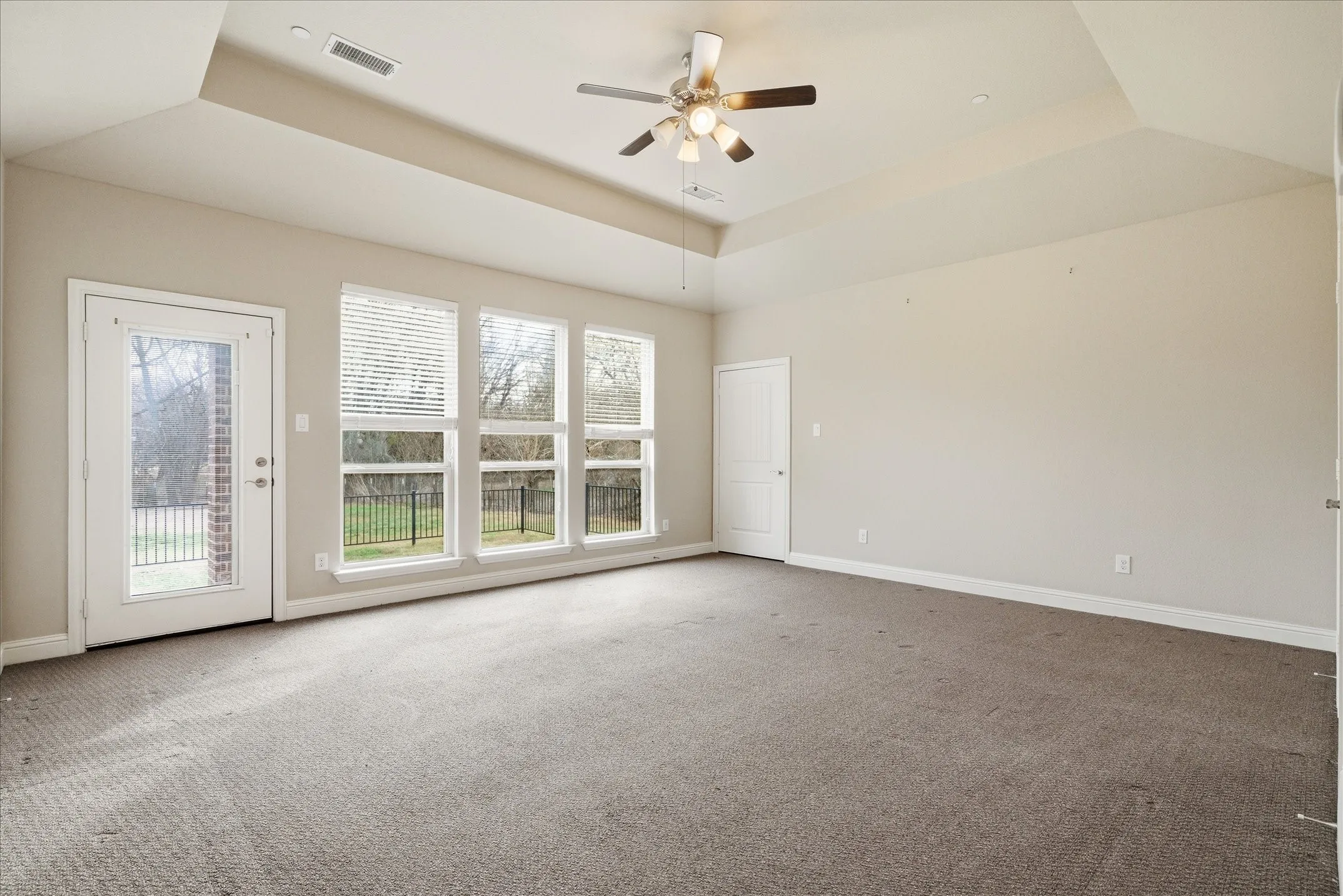 Single Family Residence For Sale in Collin County , 1088 Stephen Court, Farmersville, Texas 75442, 3 Bedroom, 3 Bathroom, 3 Garage spaces, 2,922 Sqft, built in 2015, mls#21368474, Real Estate Agent in Farmersville, Homes For Sale in Collin county, Homes For Sale in Farmersville, Realtor in Farmersville Texas, Real Estate Brokerage Independent Realty Texas, Luminita Cordes Realtor