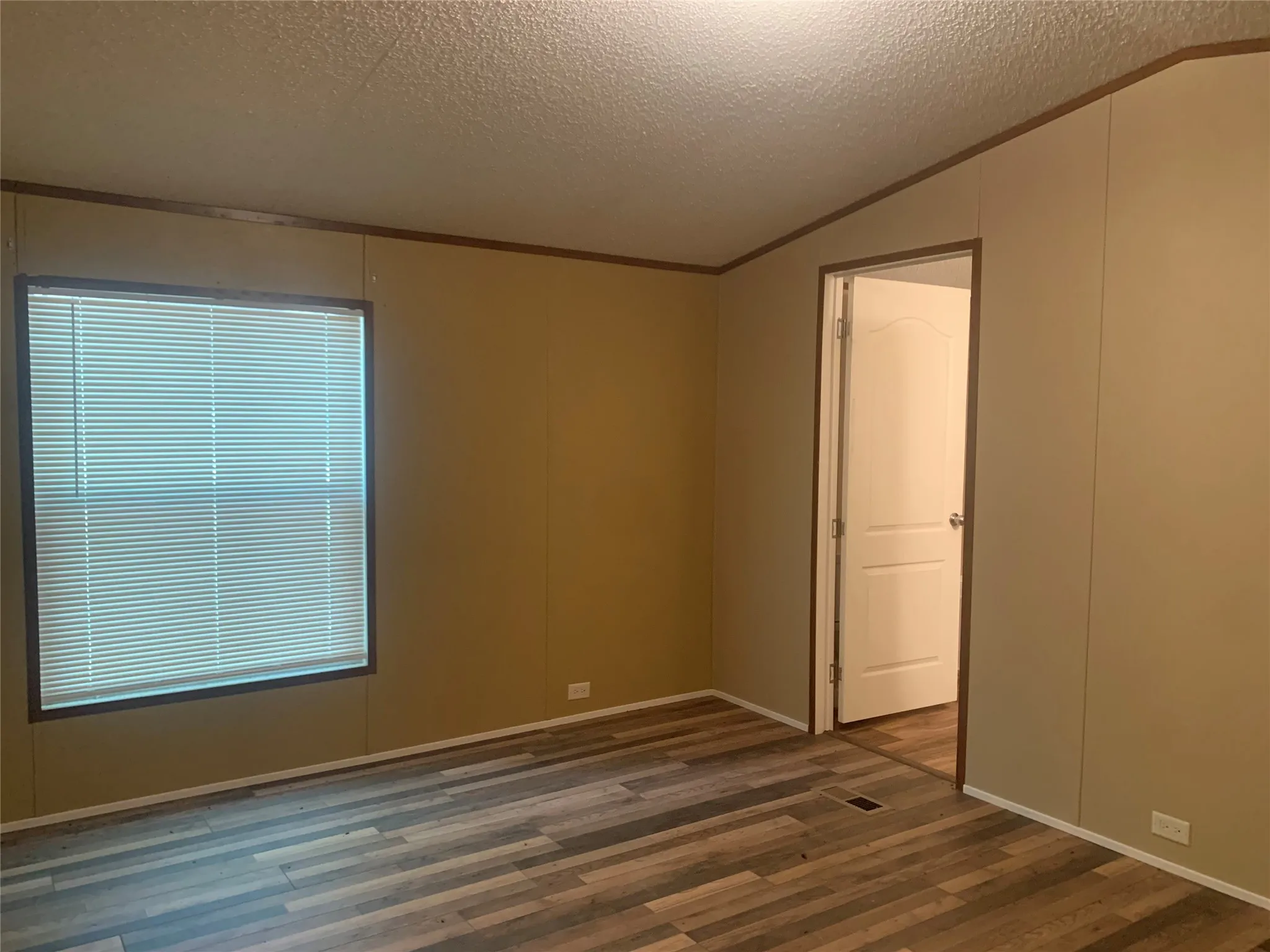 Mobile Home For Sale in Tarrant County , 1652 Sheila Drive, Pelican Bay, Texas 76020, 3 Bedroom, 2 Bathroom, Garage spaces, 1,216 Sqft, built in 2018, mls#21368477, Real Estate Agent in Pelican Bay, Homes For Sale in Tarrant county, Homes For Sale in Pelican Bay, Realtor in Pelican Bay Texas, Real Estate Brokerage Independent Realty Texas, Luminita Cordes Realtor