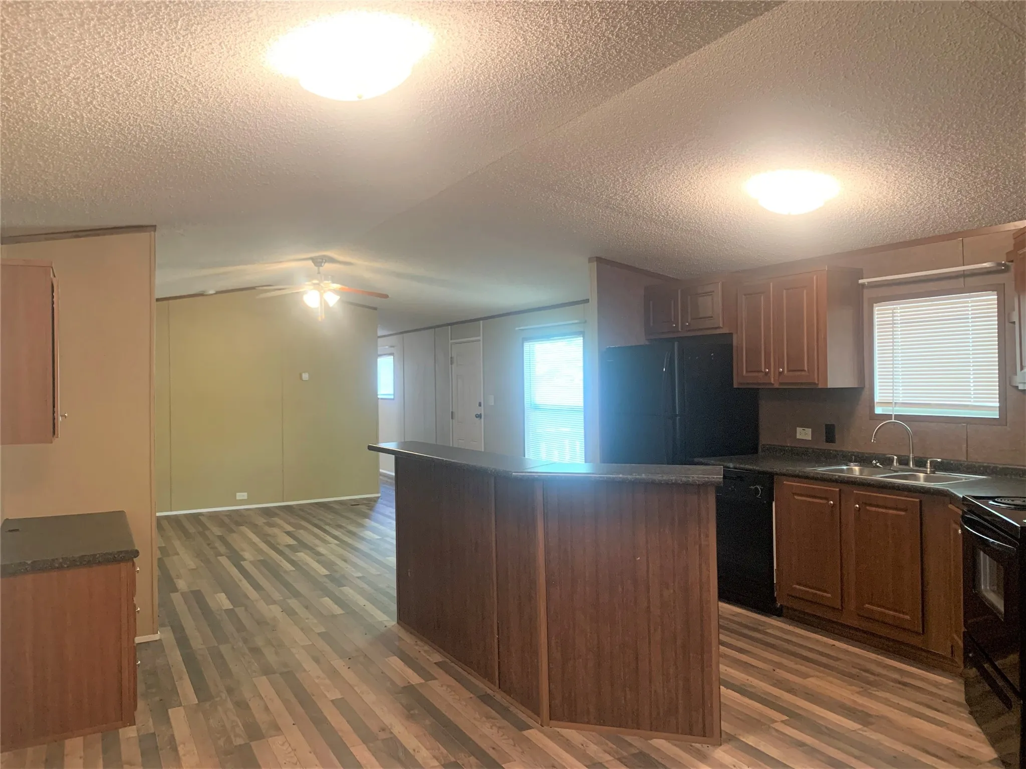 Mobile Home For Sale in Tarrant County , 1652 Sheila Drive, Pelican Bay, Texas 76020, 3 Bedroom, 2 Bathroom, Garage spaces, 1,216 Sqft, built in 2018, mls#21368477, Real Estate Agent in Pelican Bay, Homes For Sale in Tarrant county, Homes For Sale in Pelican Bay, Realtor in Pelican Bay Texas, Real Estate Brokerage Independent Realty Texas, Luminita Cordes Realtor