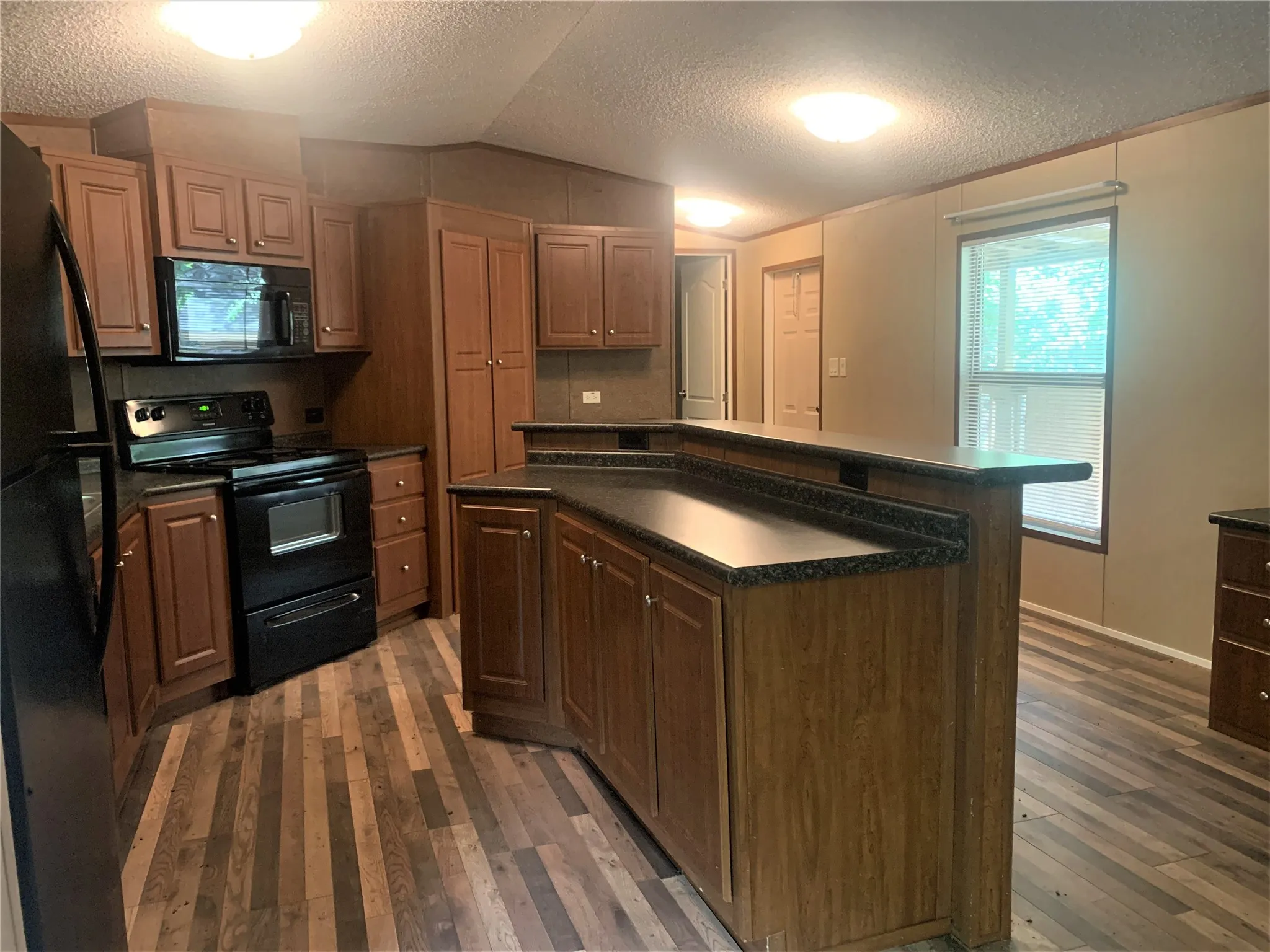 Mobile Home For Sale in Tarrant County , 1652 Sheila Drive, Pelican Bay, Texas 76020, 3 Bedroom, 2 Bathroom, Garage spaces, 1,216 Sqft, built in 2018, mls#21368477, Real Estate Agent in Pelican Bay, Homes For Sale in Tarrant county, Homes For Sale in Pelican Bay, Realtor in Pelican Bay Texas, Real Estate Brokerage Independent Realty Texas, Luminita Cordes Realtor