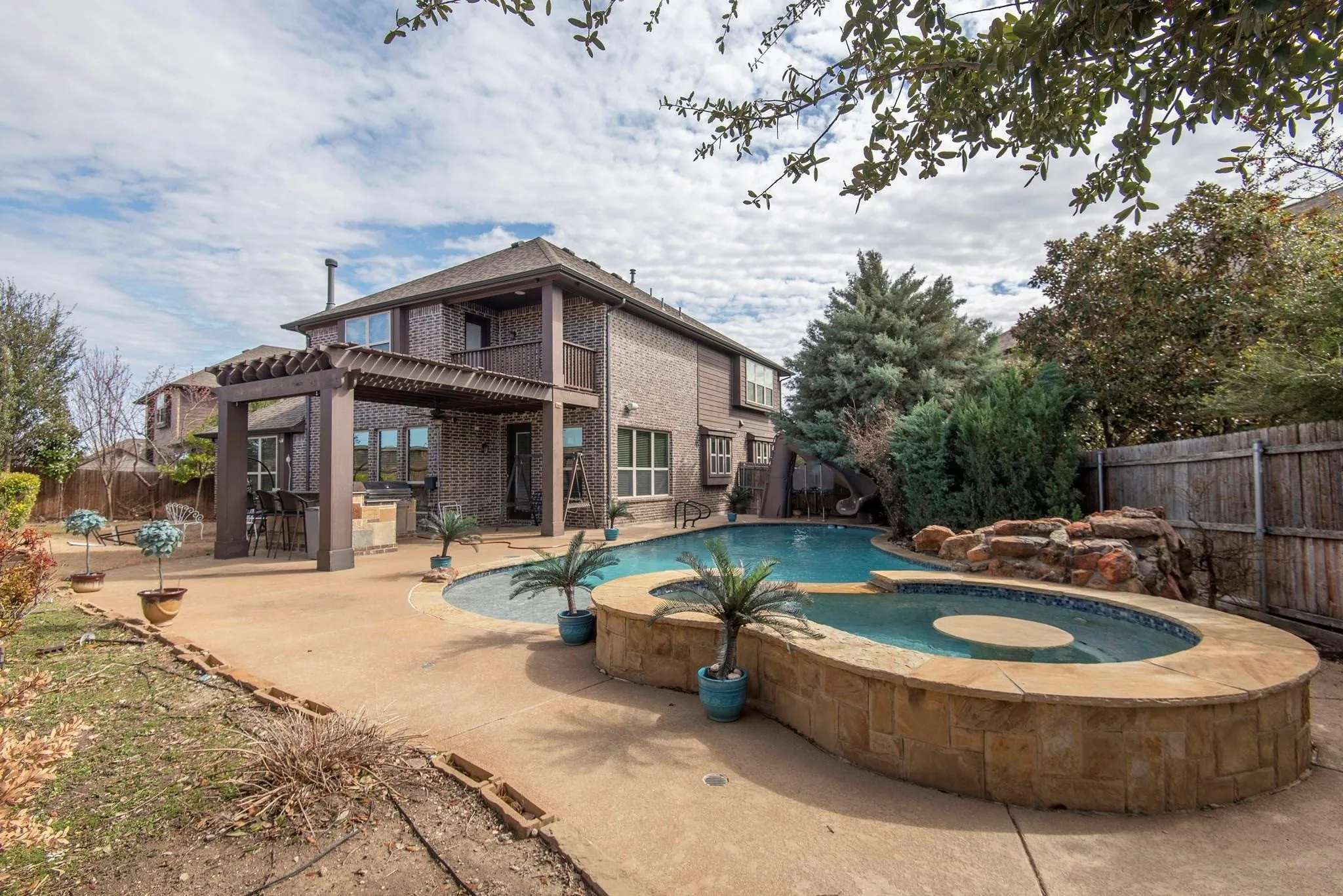 Single Family Residence For Sale in Collin County , 10205 Savoy Drive, Plano, Texas 75025, 5 Bedroom, 5 Bathroom, 2 Garage spaces, 3,758 Sqft, built in 2013, mls#21368437, Real Estate Agent in Plano, Homes For Sale in Collin county, Homes For Sale in Plano, Realtor in Plano Texas, Real Estate Brokerage Independent Realty Texas, Luminita Cordes Realtor