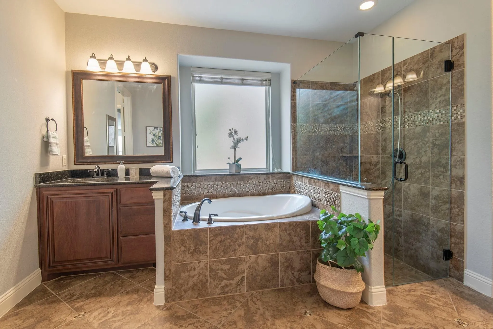 Single Family Residence For Sale in Collin County , 10205 Savoy Drive, Plano, Texas 75025, 5 Bedroom, 5 Bathroom, 2 Garage spaces, 3,758 Sqft, built in 2013, mls#21368437, Real Estate Agent in Plano, Homes For Sale in Collin county, Homes For Sale in Plano, Realtor in Plano Texas, Real Estate Brokerage Independent Realty Texas, Luminita Cordes Realtor