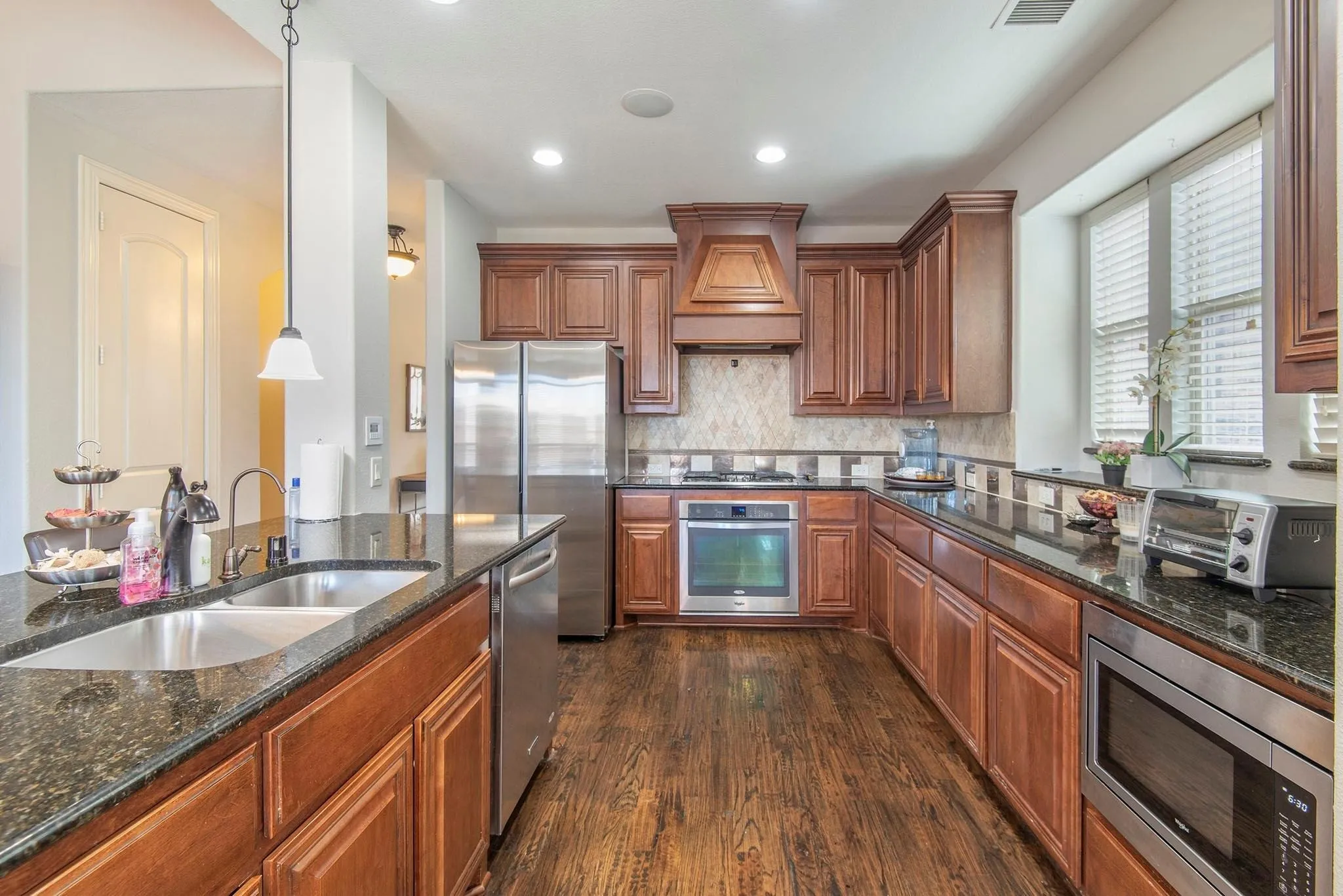 Single Family Residence For Sale in Collin County , 10205 Savoy Drive, Plano, Texas 75025, 5 Bedroom, 5 Bathroom, 2 Garage spaces, 3,758 Sqft, built in 2013, mls#21368437, Real Estate Agent in Plano, Homes For Sale in Collin county, Homes For Sale in Plano, Realtor in Plano Texas, Real Estate Brokerage Independent Realty Texas, Luminita Cordes Realtor