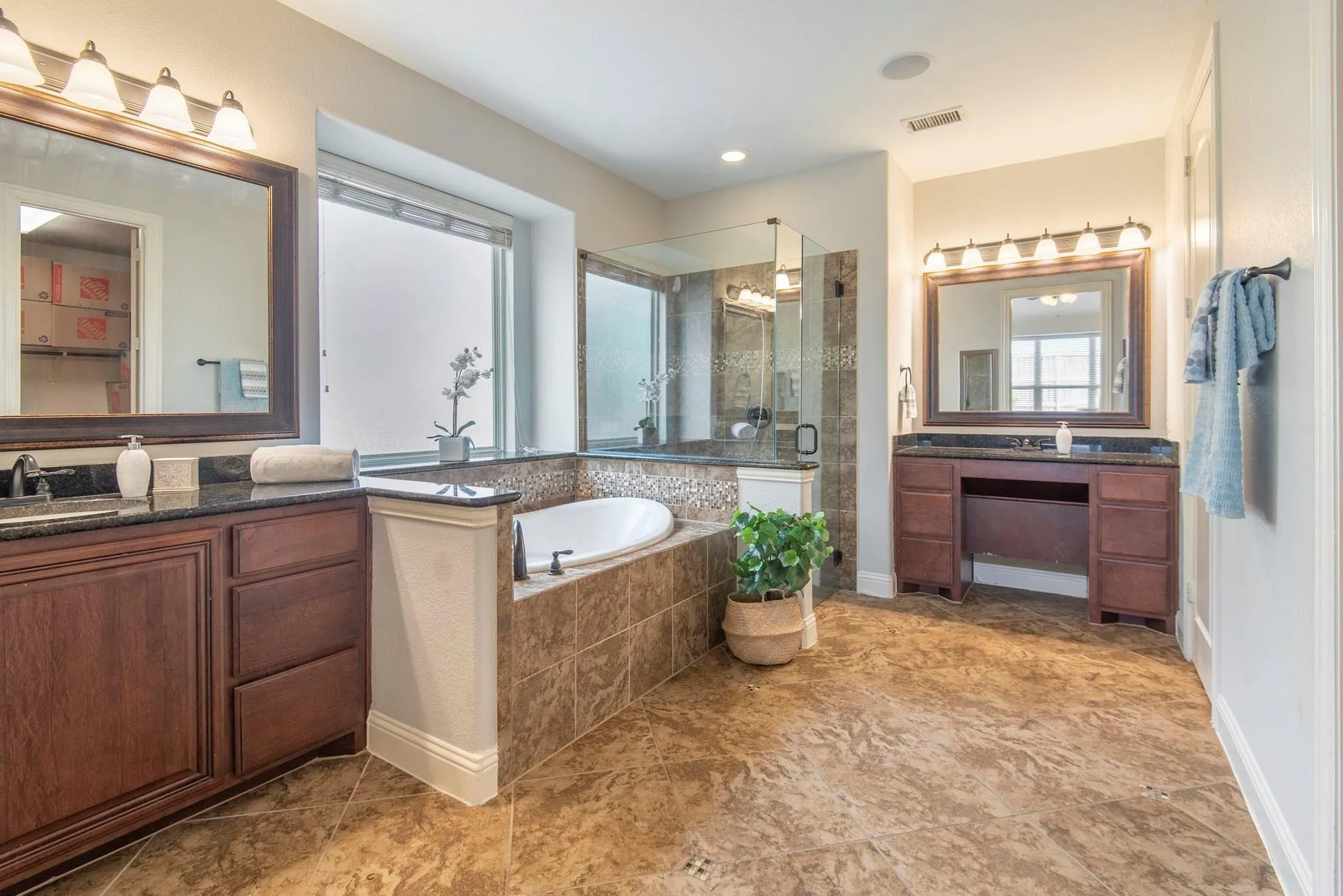 Single Family Residence For Sale in Collin County , 10205 Savoy Drive, Plano, Texas 75025, 5 Bedroom, 5 Bathroom, 2 Garage spaces, 3,758 Sqft, built in 2013, mls#21368437, Real Estate Agent in Plano, Homes For Sale in Collin county, Homes For Sale in Plano, Realtor in Plano Texas, Real Estate Brokerage Independent Realty Texas, Luminita Cordes Realtor