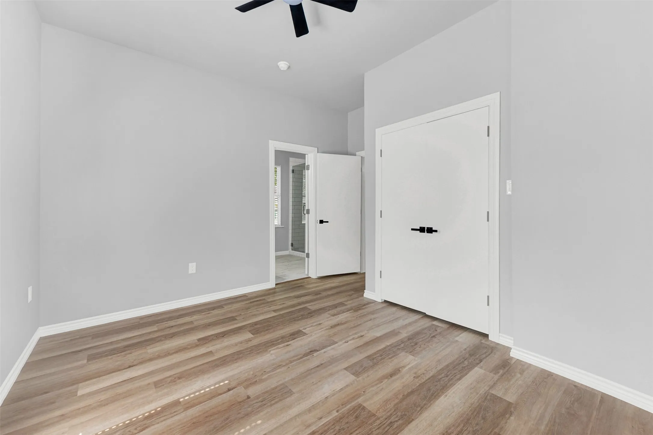 Single Family Residence For Rent in Kaufman County , 909 E High Street, Terrell, Texas 75160, 3 Bedroom, 2 Bathroom, Garage spaces, 1,044 Sqft, built in 1915, mls#21368480, Real Estate Agent in Terrell, Homes For Rent in Kaufman county, Homes For Rent in Terrell, Realtor in Terrell Texas, Real Estate Brokerage Independent Realty Texas, Luminita Cordes Realtor
