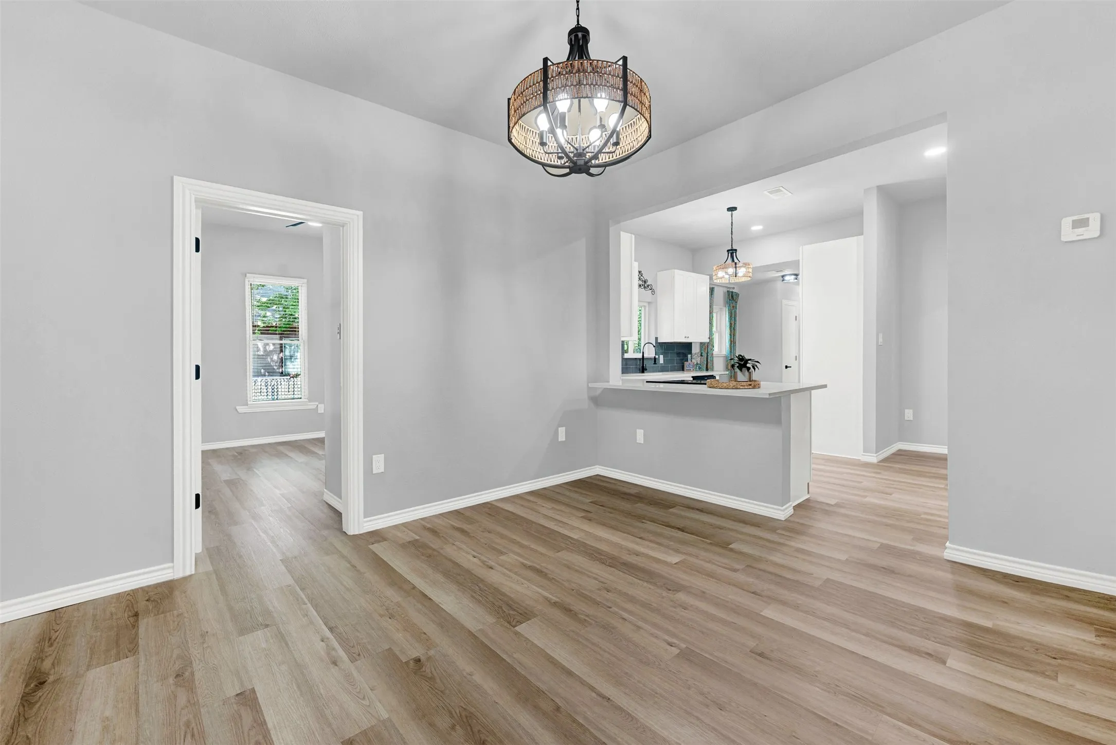 Single Family Residence For Rent in Kaufman County , 909 E High Street, Terrell, Texas 75160, 3 Bedroom, 2 Bathroom, Garage spaces, 1,044 Sqft, built in 1915, mls#21368480, Real Estate Agent in Terrell, Homes For Rent in Kaufman county, Homes For Rent in Terrell, Realtor in Terrell Texas, Real Estate Brokerage Independent Realty Texas, Luminita Cordes Realtor