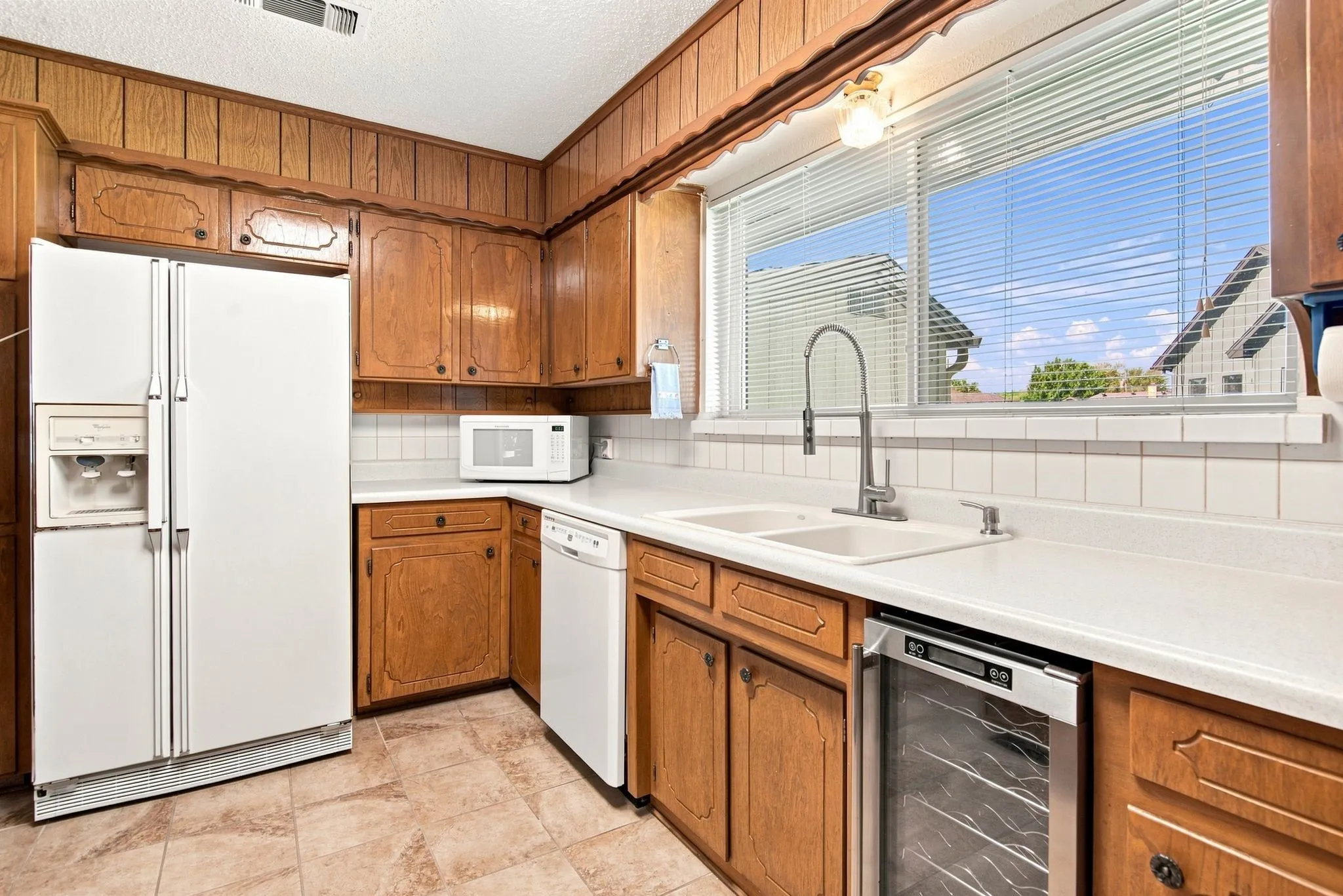 Single Family Residence For Sale in Hood County , 504 Panama Court, Granbury, Texas 76048, 3 Bedroom, 2 Bathroom, 2 Garage spaces, 1,664 Sqft, built in 1976, mls#21368482, Real Estate Agent in Granbury, Homes For Sale in Hood county, Homes For Sale in Granbury, Realtor in Granbury Texas, Real Estate Brokerage Independent Realty Texas, Luminita Cordes Realtor