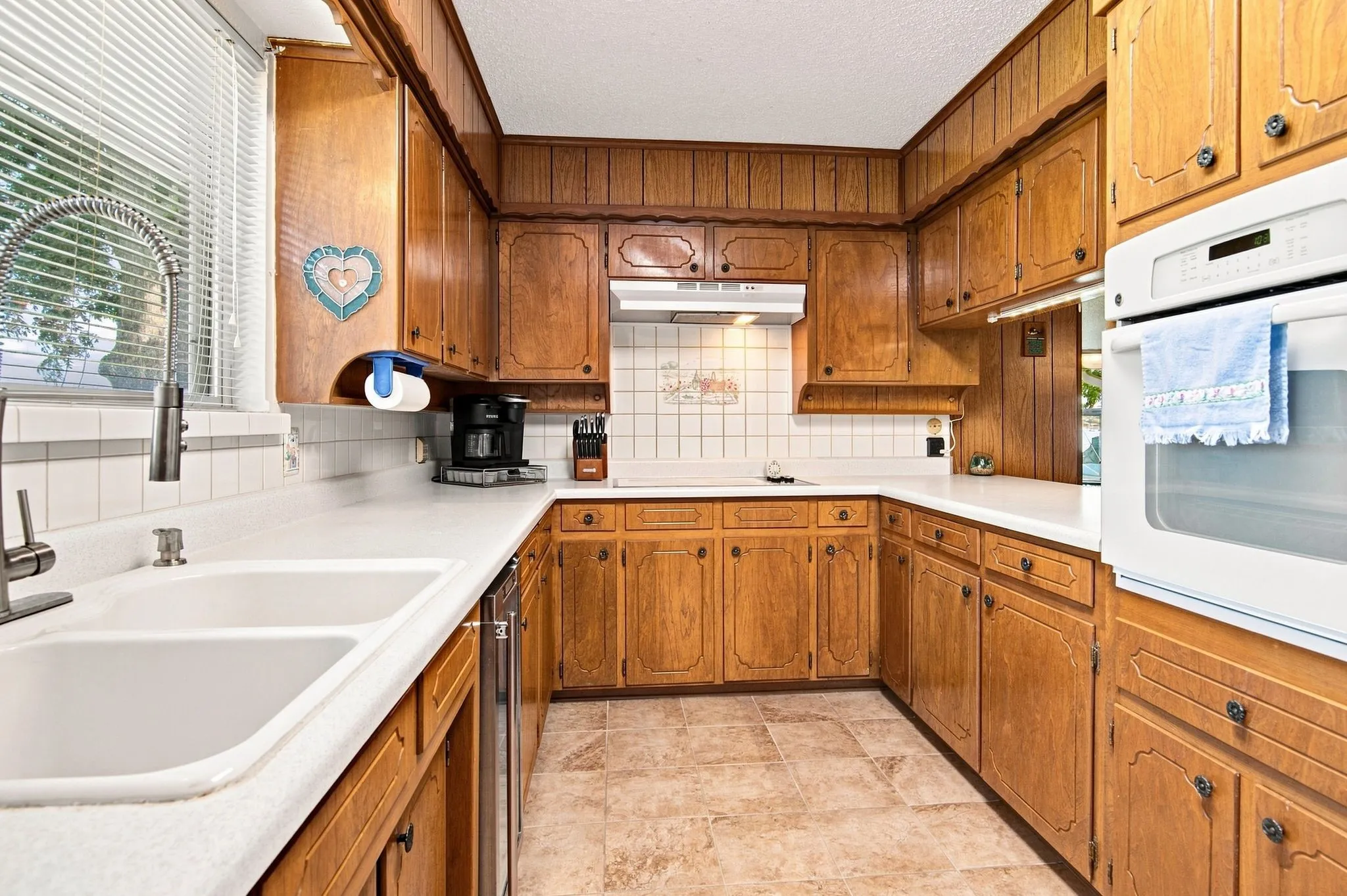 Single Family Residence For Sale in Hood County , 504 Panama Court, Granbury, Texas 76048, 3 Bedroom, 2 Bathroom, 2 Garage spaces, 1,664 Sqft, built in 1976, mls#21368482, Real Estate Agent in Granbury, Homes For Sale in Hood county, Homes For Sale in Granbury, Realtor in Granbury Texas, Real Estate Brokerage Independent Realty Texas, Luminita Cordes Realtor