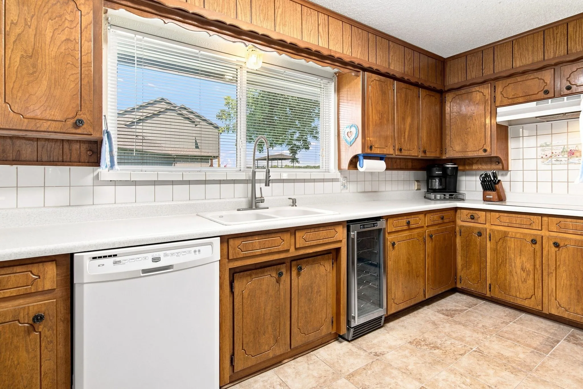 Single Family Residence For Sale in Hood County , 504 Panama Court, Granbury, Texas 76048, 3 Bedroom, 2 Bathroom, 2 Garage spaces, 1,664 Sqft, built in 1976, mls#21368482, Real Estate Agent in Granbury, Homes For Sale in Hood county, Homes For Sale in Granbury, Realtor in Granbury Texas, Real Estate Brokerage Independent Realty Texas, Luminita Cordes Realtor