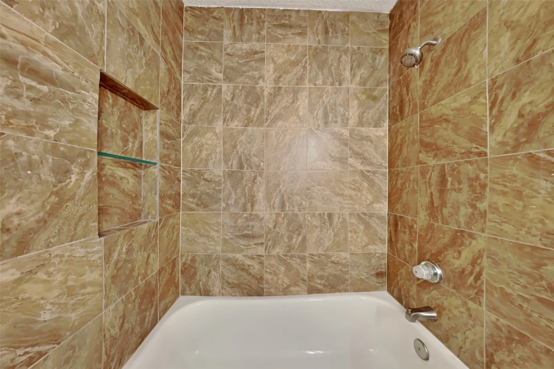 Single Family Residence For Rent in Denton County , 4141 Malone Avenue, The Colony, Texas 75056, 3 Bedroom, 2 Bathroom, 2 Garage spaces, 1,276 Sqft, built in 1986, mls#21368483, Real Estate Agent in The Colony, Homes For Rent in Denton county, Homes For Rent in The Colony, Realtor in The Colony Texas, Real Estate Brokerage Independent Realty Texas, Luminita Cordes Realtor