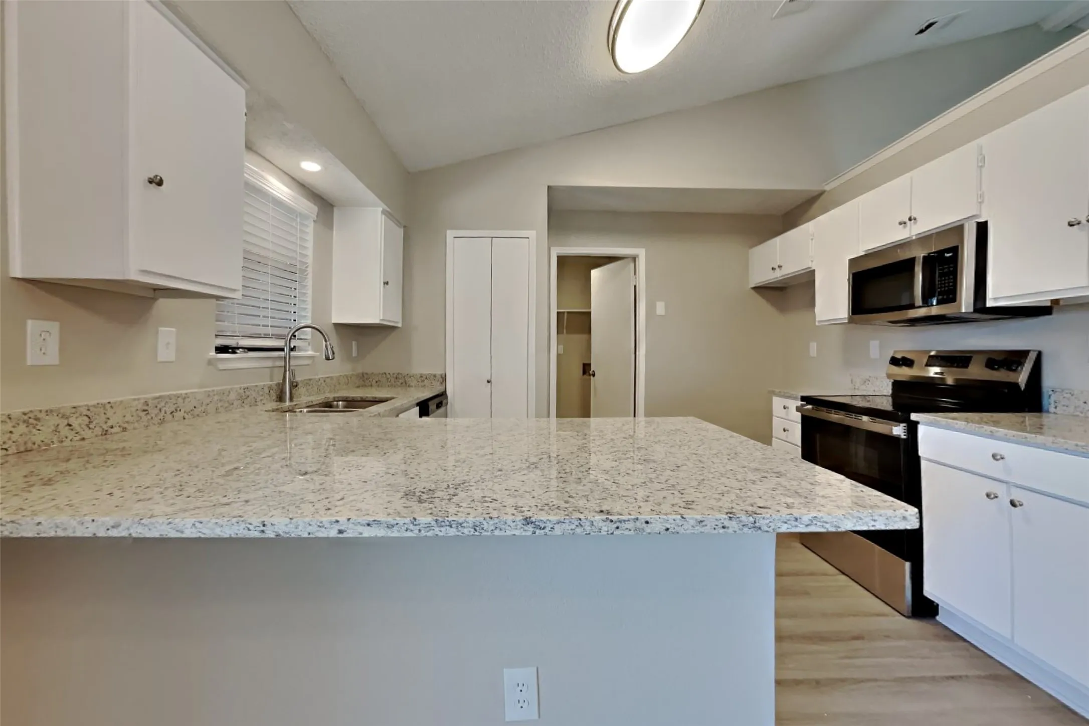 Single Family Residence For Rent in Denton County , 4141 Malone Avenue, The Colony, Texas 75056, 3 Bedroom, 2 Bathroom, 2 Garage spaces, 1,276 Sqft, built in 1986, mls#21368483, Real Estate Agent in The Colony, Homes For Rent in Denton county, Homes For Rent in The Colony, Realtor in The Colony Texas, Real Estate Brokerage Independent Realty Texas, Luminita Cordes Realtor
