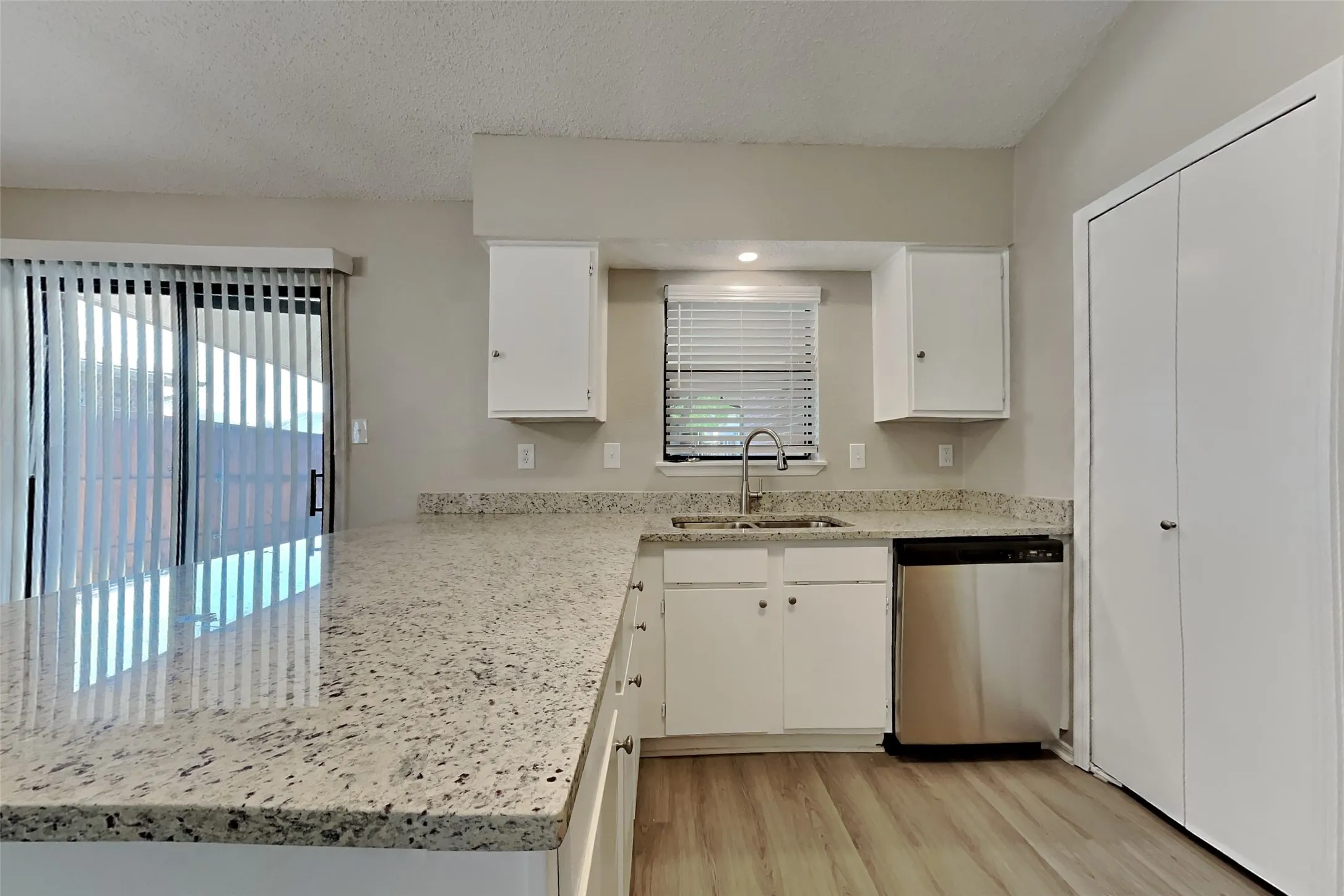 Single Family Residence For Rent in Denton County , 4141 Malone Avenue, The Colony, Texas 75056, 3 Bedroom, 2 Bathroom, 2 Garage spaces, 1,276 Sqft, built in 1986, mls#21368483, Real Estate Agent in The Colony, Homes For Rent in Denton county, Homes For Rent in The Colony, Realtor in The Colony Texas, Real Estate Brokerage Independent Realty Texas, Luminita Cordes Realtor