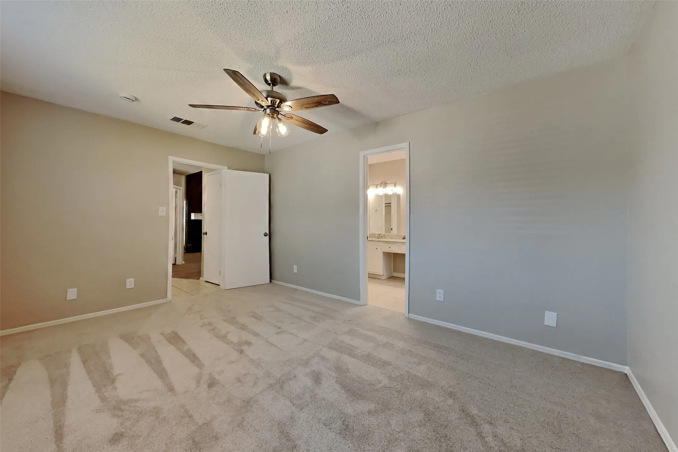 Single Family Residence For Rent in Denton County , 4141 Malone Avenue, The Colony, Texas 75056, 3 Bedroom, 2 Bathroom, 2 Garage spaces, 1,276 Sqft, built in 1986, mls#21368483, Real Estate Agent in The Colony, Homes For Rent in Denton county, Homes For Rent in The Colony, Realtor in The Colony Texas, Real Estate Brokerage Independent Realty Texas, Luminita Cordes Realtor