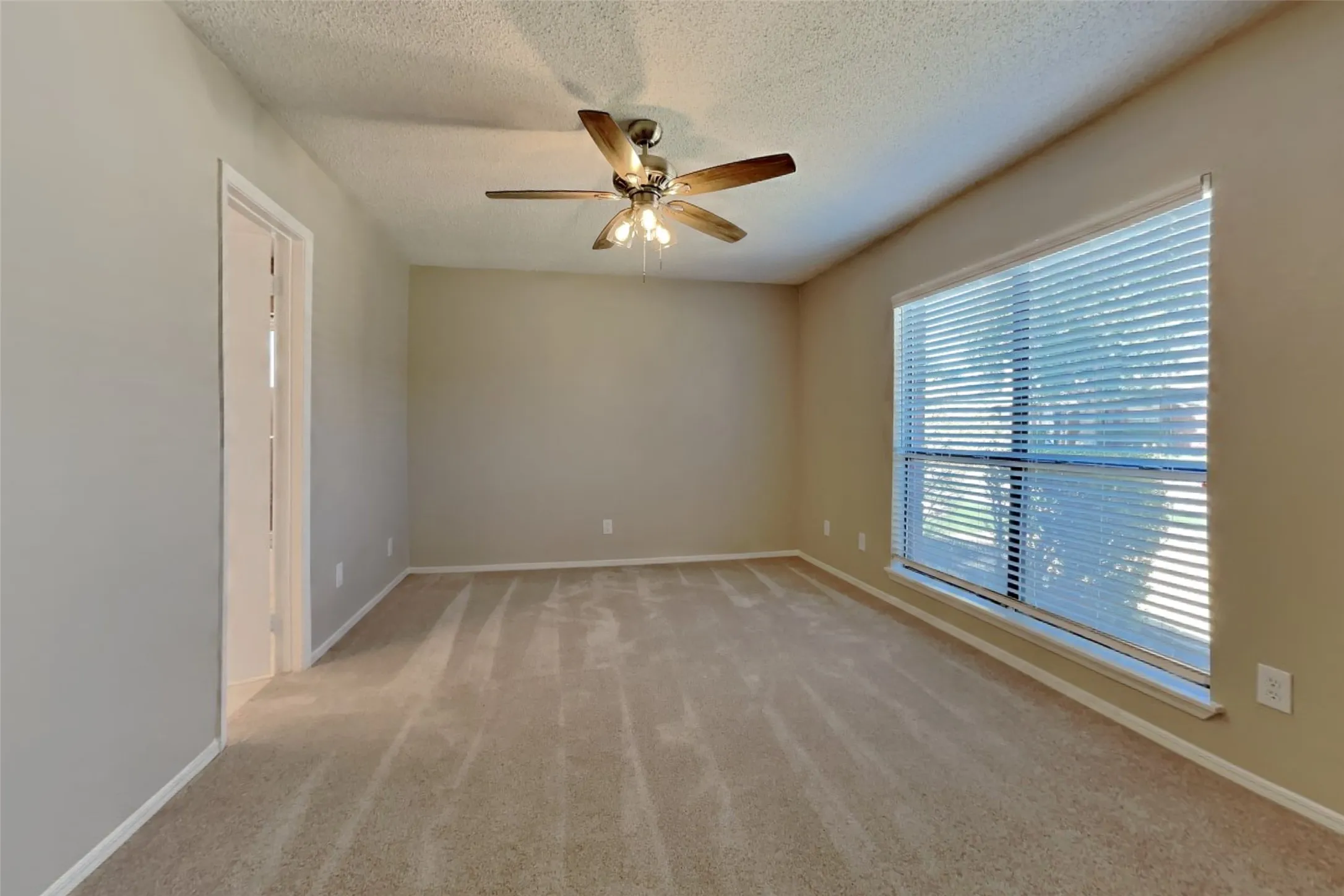 Single Family Residence For Rent in Denton County , 4141 Malone Avenue, The Colony, Texas 75056, 3 Bedroom, 2 Bathroom, 2 Garage spaces, 1,276 Sqft, built in 1986, mls#21368483, Real Estate Agent in The Colony, Homes For Rent in Denton county, Homes For Rent in The Colony, Realtor in The Colony Texas, Real Estate Brokerage Independent Realty Texas, Luminita Cordes Realtor