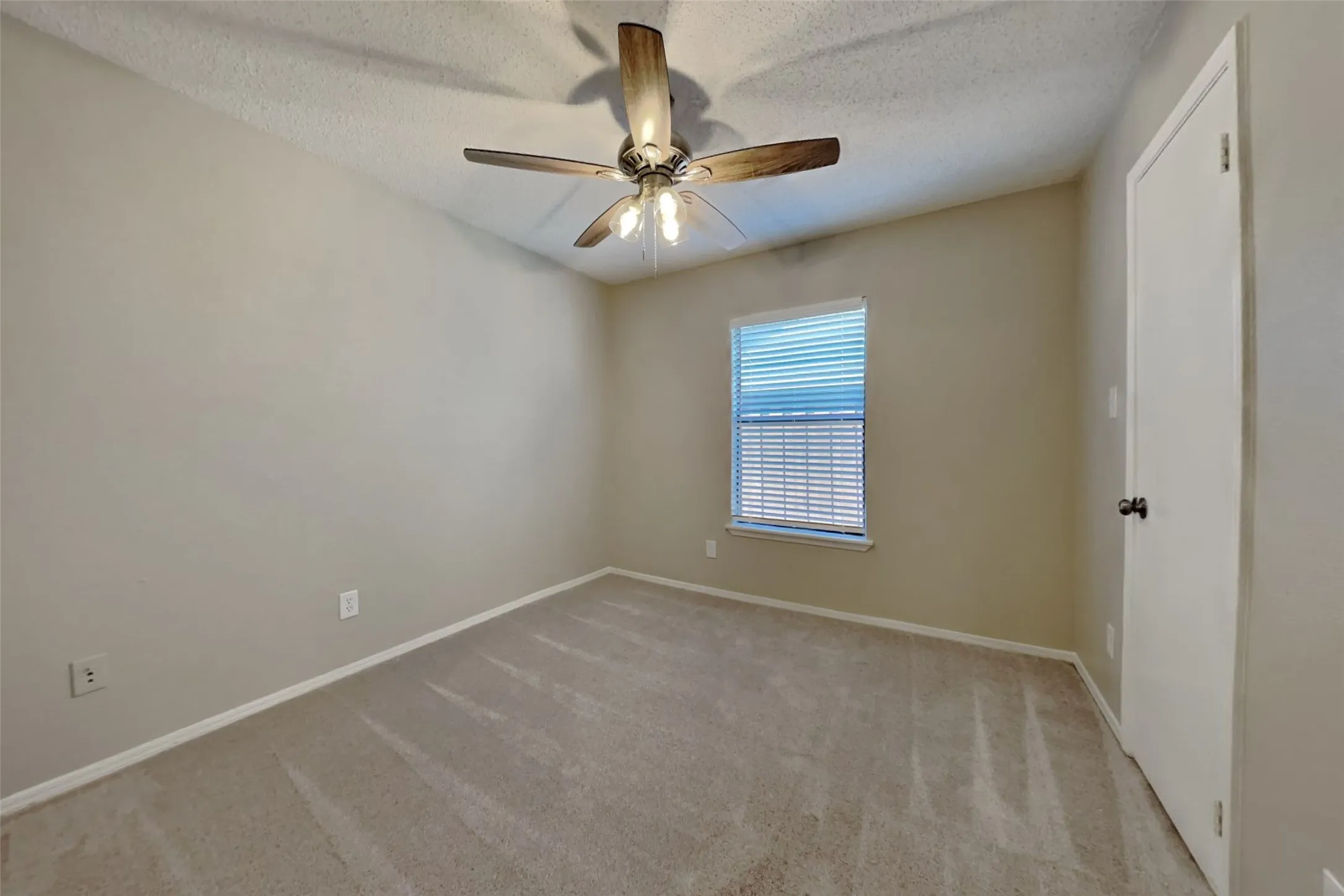 Single Family Residence For Rent in Denton County , 4141 Malone Avenue, The Colony, Texas 75056, 3 Bedroom, 2 Bathroom, 2 Garage spaces, 1,276 Sqft, built in 1986, mls#21368483, Real Estate Agent in The Colony, Homes For Rent in Denton county, Homes For Rent in The Colony, Realtor in The Colony Texas, Real Estate Brokerage Independent Realty Texas, Luminita Cordes Realtor