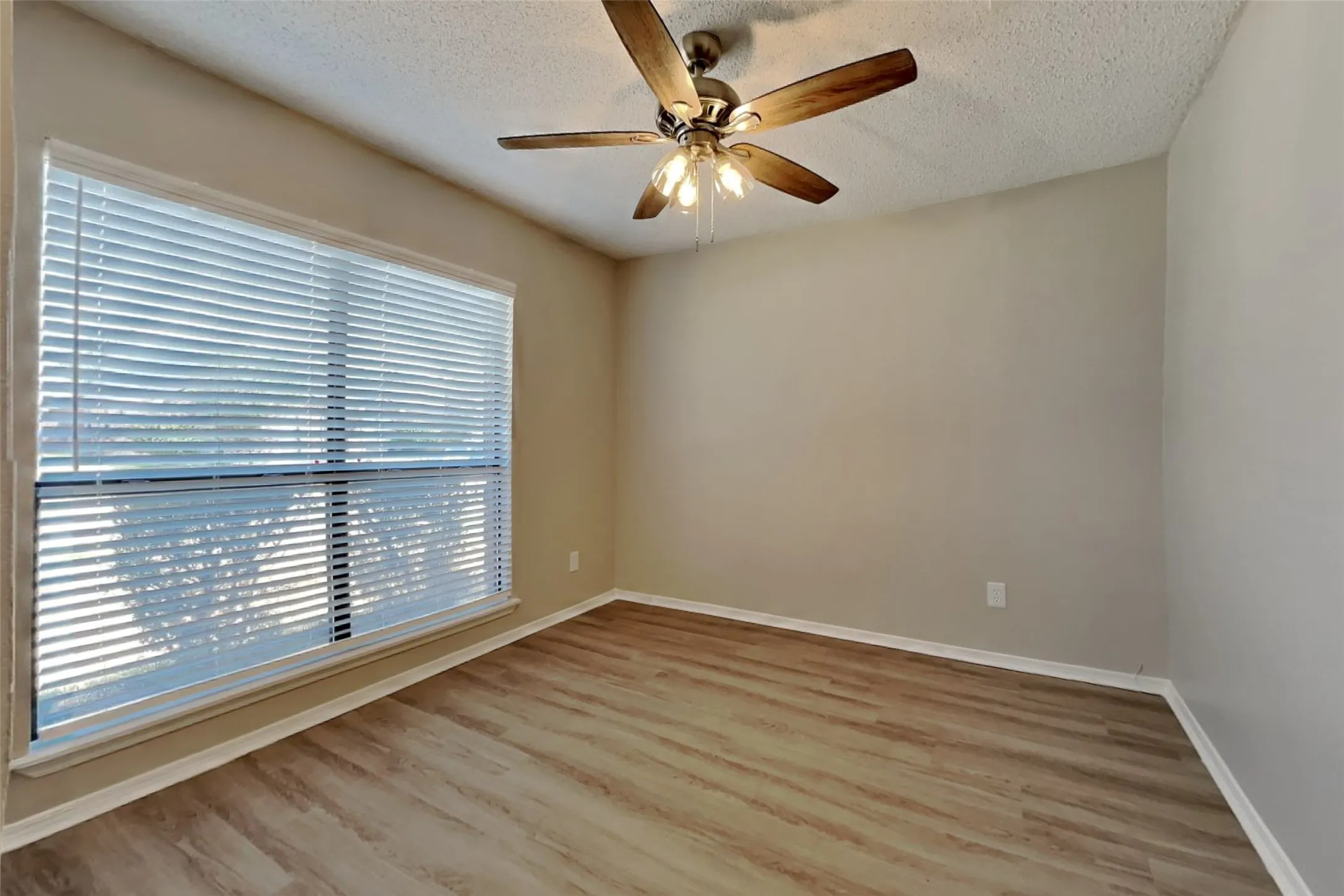 Single Family Residence For Rent in Denton County , 4141 Malone Avenue, The Colony, Texas 75056, 3 Bedroom, 2 Bathroom, 2 Garage spaces, 1,276 Sqft, built in 1986, mls#21368483, Real Estate Agent in The Colony, Homes For Rent in Denton county, Homes For Rent in The Colony, Realtor in The Colony Texas, Real Estate Brokerage Independent Realty Texas, Luminita Cordes Realtor
