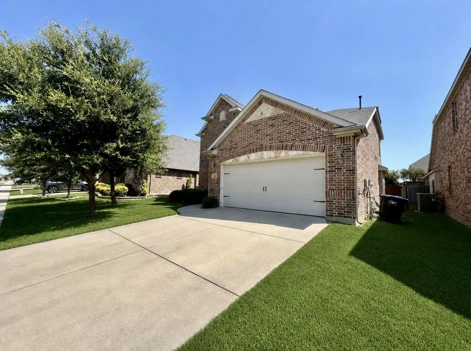 Single Family Residence For Rent in Tarrant County , 928 Albany Drive, Fort Worth, Texas 76131, 4 Bedroom, 3 Bathroom, 2 Garage spaces, 2,605 Sqft, built in 2014, mls#21368460, Real Estate Agent in Fort Worth, Homes For Rent in Tarrant county, Homes For Rent in Fort Worth, Realtor in Fort Worth Texas, Real Estate Brokerage Independent Realty Texas, Luminita Cordes Realtor