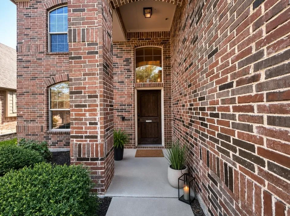 Single Family Residence For Rent in Tarrant County , 928 Albany Drive, Fort Worth, Texas 76131, 4 Bedroom, 3 Bathroom, 2 Garage spaces, 2,605 Sqft, built in 2014, mls#21368460, Real Estate Agent in Fort Worth, Homes For Rent in Tarrant county, Homes For Rent in Fort Worth, Realtor in Fort Worth Texas, Real Estate Brokerage Independent Realty Texas, Luminita Cordes Realtor