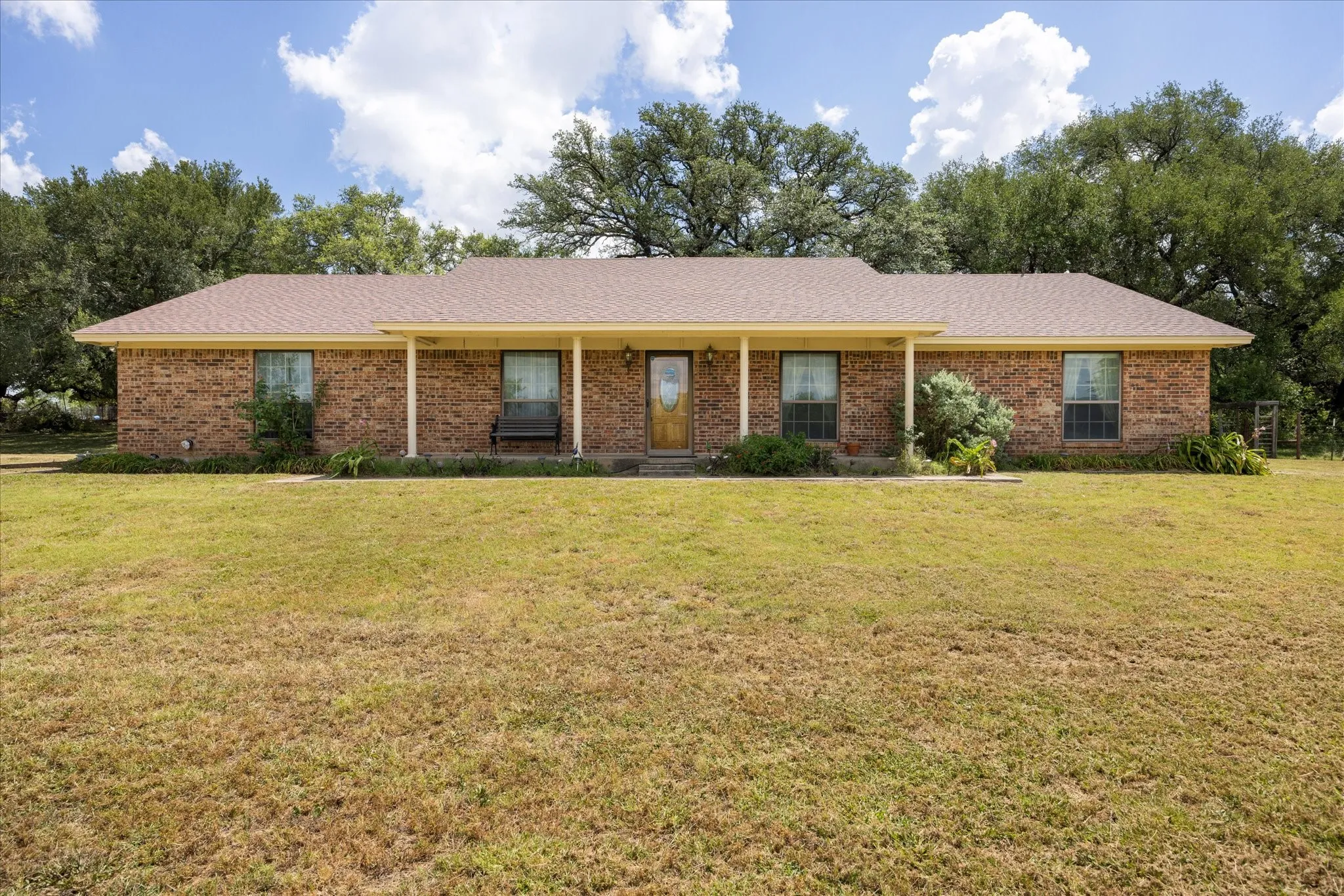 Single Family Residence For Sale in Somervell County , 2952 State Hwy 144, Glen Rose, Texas 76043, 3 Bedroom, 2 Bathroom, 4 Garage spaces, 1,973 Sqft, built in 1979, mls#21280921, Real Estate Agent in Glen Rose, Homes For Sale in Somervell county, Homes For Sale in Glen Rose, Realtor in Glen Rose Texas, Real Estate Brokerage Independent Realty Texas, Luminita Cordes Realtor