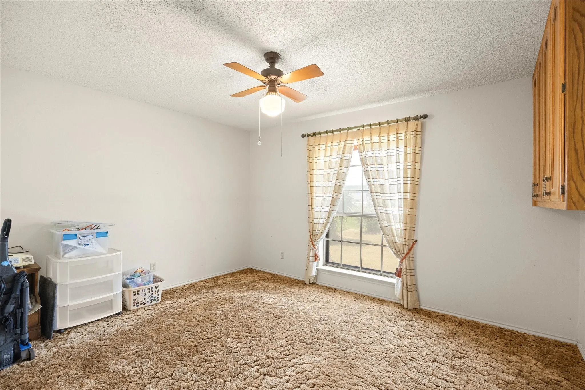 Single Family Residence For Sale in Somervell County , 2952 State Hwy 144, Glen Rose, Texas 76043, 3 Bedroom, 2 Bathroom, 4 Garage spaces, 1,973 Sqft, built in 1979, mls#21280921, Real Estate Agent in Glen Rose, Homes For Sale in Somervell county, Homes For Sale in Glen Rose, Realtor in Glen Rose Texas, Real Estate Brokerage Independent Realty Texas, Luminita Cordes Realtor