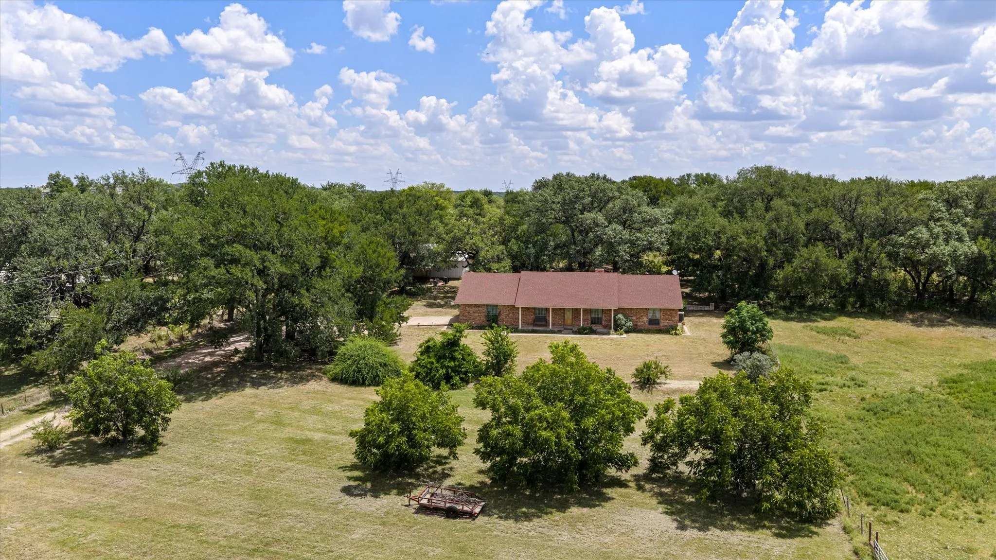 Single Family Residence For Sale in Somervell County , 2952 State Hwy 144, Glen Rose, Texas 76043, 3 Bedroom, 2 Bathroom, 4 Garage spaces, 1,973 Sqft, built in 1979, mls#21280921, Real Estate Agent in Glen Rose, Homes For Sale in Somervell county, Homes For Sale in Glen Rose, Realtor in Glen Rose Texas, Real Estate Brokerage Independent Realty Texas, Luminita Cordes Realtor