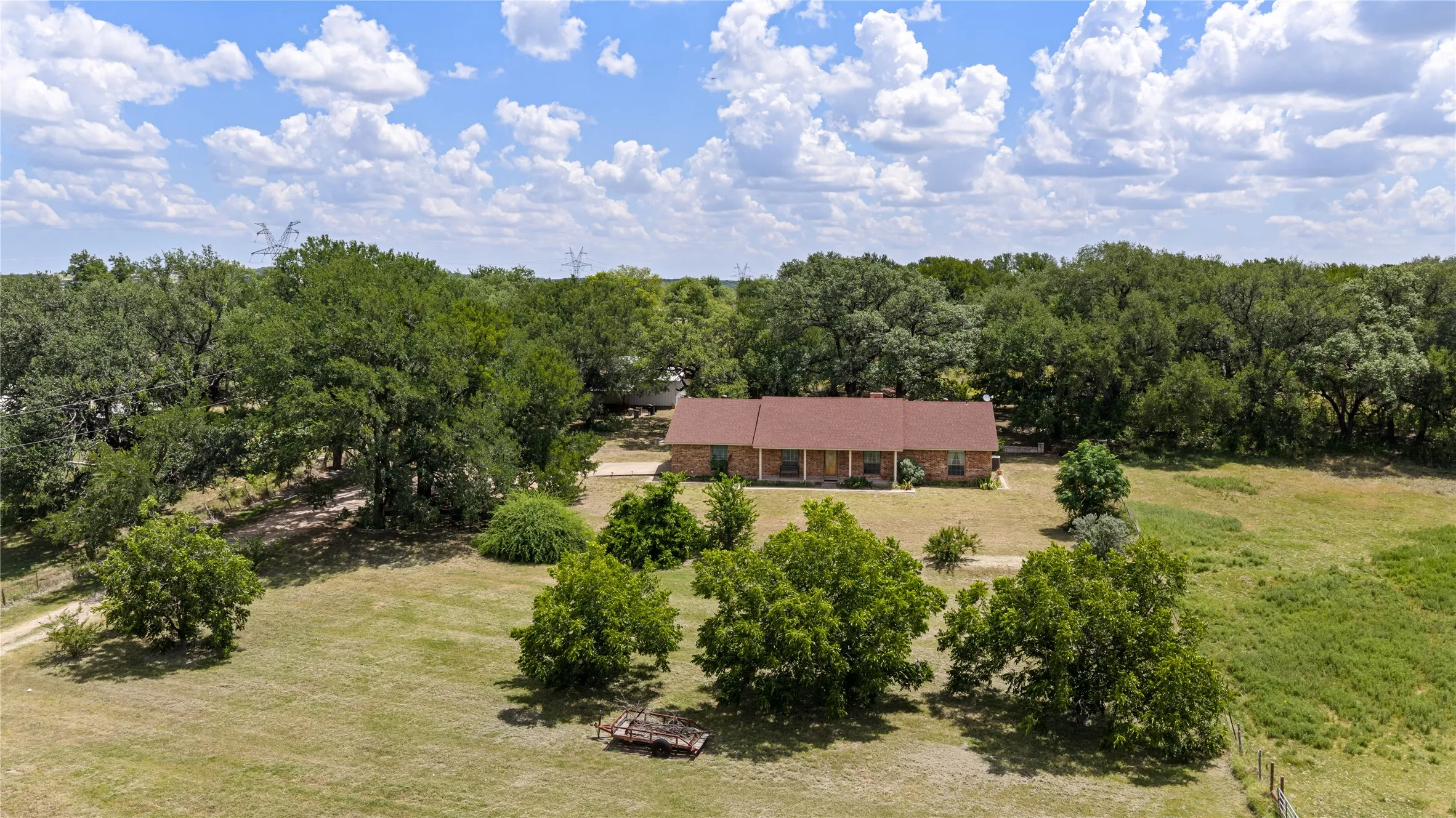 Single Family Residence For Sale in Somervell County , 2952 State Hwy 144, Glen Rose, Texas 76043, 3 Bedroom, 2 Bathroom, 4 Garage spaces, 1,973 Sqft, built in 1979, mls#21280921, Real Estate Agent in Glen Rose, Homes For Sale in Somervell county, Homes For Sale in Glen Rose, Realtor in Glen Rose Texas, Real Estate Brokerage Independent Realty Texas, Luminita Cordes Realtor
