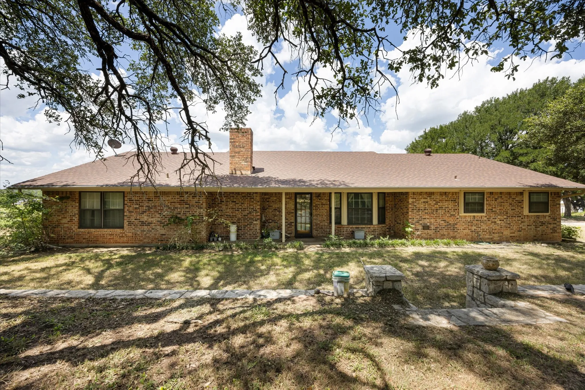 Single Family Residence For Sale in Somervell County , 2952 State Hwy 144, Glen Rose, Texas 76043, 3 Bedroom, 2 Bathroom, 4 Garage spaces, 1,973 Sqft, built in 1979, mls#21280921, Real Estate Agent in Glen Rose, Homes For Sale in Somervell county, Homes For Sale in Glen Rose, Realtor in Glen Rose Texas, Real Estate Brokerage Independent Realty Texas, Luminita Cordes Realtor