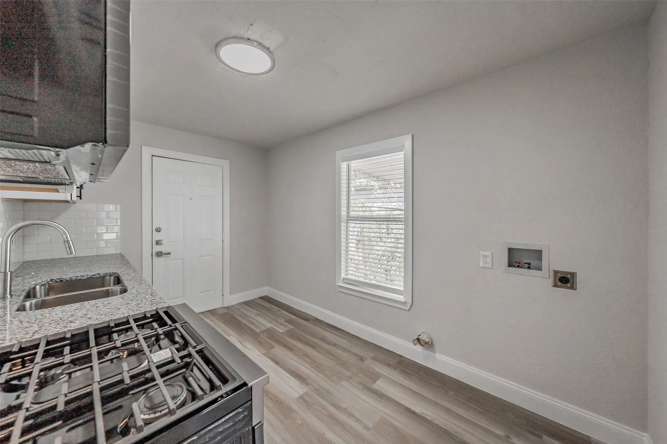 Single Family Residence For Sale in Tarrant County , 1700 Andrew Avenue, Fort Worth, Texas 76105, 3 Bedroom, 2 Bathroom, Garage spaces, 816 Sqft, built in 1949, mls#21368491, Real Estate Agent in Fort Worth, Homes For Sale in Tarrant county, Homes For Sale in Fort Worth, Realtor in Fort Worth Texas, Real Estate Brokerage Independent Realty Texas, Luminita Cordes Realtor