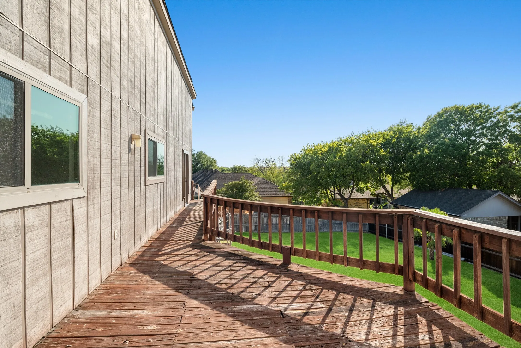 Single Family Residence For Sale in Dallas County , 2621 Country Club Parkway, Garland, Texas 75043, 4 Bedroom, 4 Bathroom, 2 Garage spaces, 3,345 Sqft, built in 1980, mls#21367866, Real Estate Agent in Garland, Homes For Sale in Dallas county, Homes For Sale in Garland, Realtor in Garland Texas, Real Estate Brokerage Independent Realty Texas, Luminita Cordes Realtor