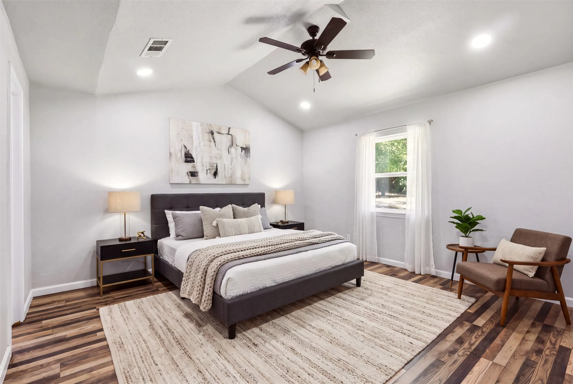 Single Family Residence For Rent in Parker County , 103 #A Calhoun Bend, Azle, Texas 76020, 3 Bedroom, 3 Bathroom, 2 Garage spaces, 1,700 Sqft, built in 1984, mls#21366886, Real Estate Agent in Azle, Homes For Rent in Parker county, Homes For Rent in Azle, Realtor in Azle Texas, Real Estate Brokerage Independent Realty Texas, Luminita Cordes Realtor