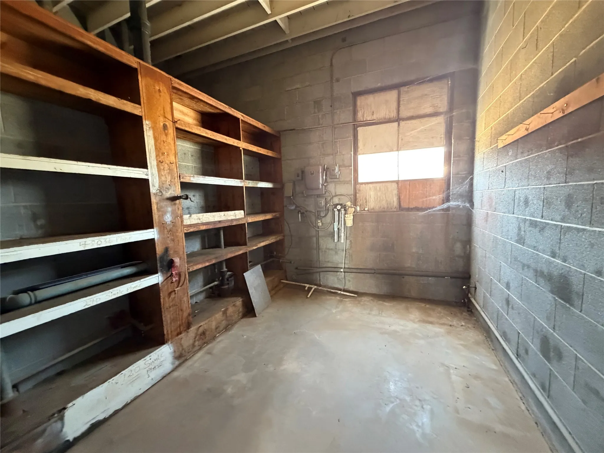 Office For Sale in Knox County , 221 N Birch Avenue, Munday, Texas 76380, 0, 0, Garage spaces, 0 Sqft, built in 1970, mls#21368490, Real Estate Agent in Munday, Homes For Sale in Knox county, Homes For Sale in Munday, Realtor in Munday Texas, Real Estate Brokerage Independent Realty Texas, Luminita Cordes Realtor
