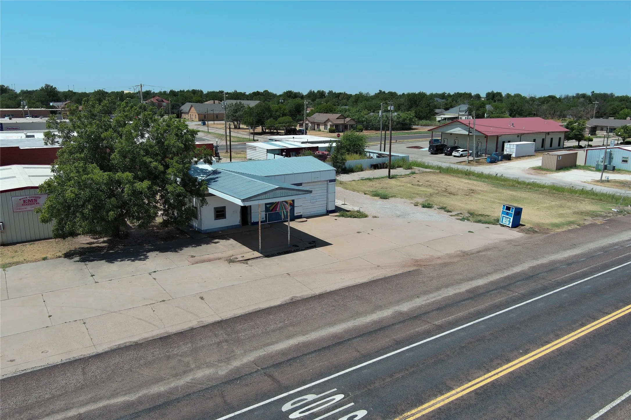 Office For Sale in Knox County , 221 N Birch Avenue, Munday, Texas 76380, 0, 0, Garage spaces, 0 Sqft, built in 1970, mls#21368490, Real Estate Agent in Munday, Homes For Sale in Knox county, Homes For Sale in Munday, Realtor in Munday Texas, Real Estate Brokerage Independent Realty Texas, Luminita Cordes Realtor
