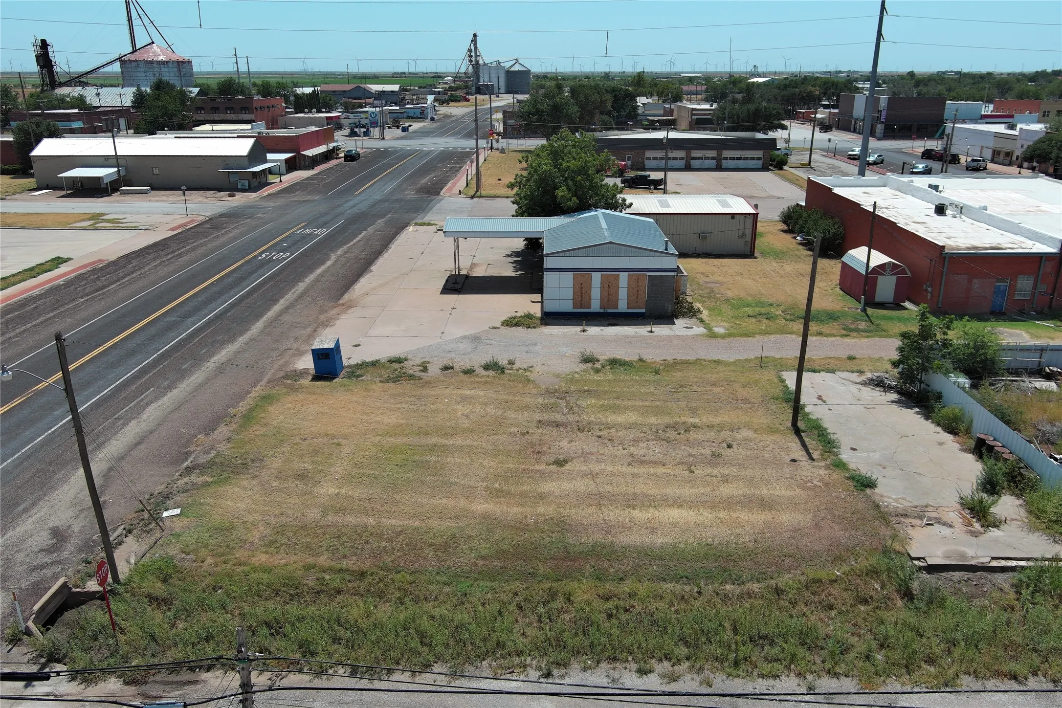 Office For Sale in Knox County , 221 N Birch Avenue, Munday, Texas 76380, 0, 0, Garage spaces, 0 Sqft, built in 1970, mls#21368490, Real Estate Agent in Munday, Homes For Sale in Knox county, Homes For Sale in Munday, Realtor in Munday Texas, Real Estate Brokerage Independent Realty Texas, Luminita Cordes Realtor