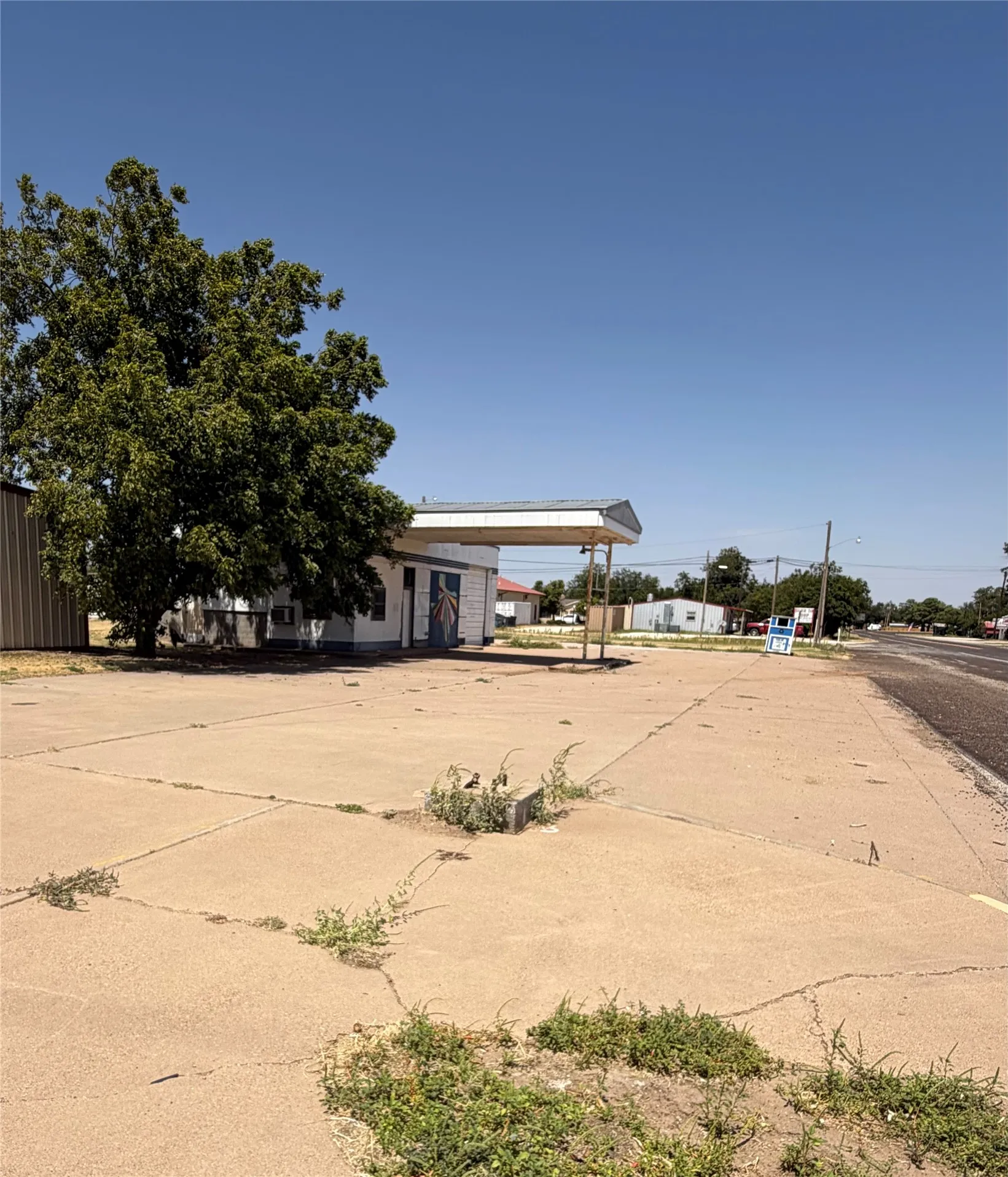 Office For Sale in Knox County , 221 N Birch Avenue, Munday, Texas 76380, 0, 0, Garage spaces, 0 Sqft, built in 1970, mls#21368490, Real Estate Agent in Munday, Homes For Sale in Knox county, Homes For Sale in Munday, Realtor in Munday Texas, Real Estate Brokerage Independent Realty Texas, Luminita Cordes Realtor