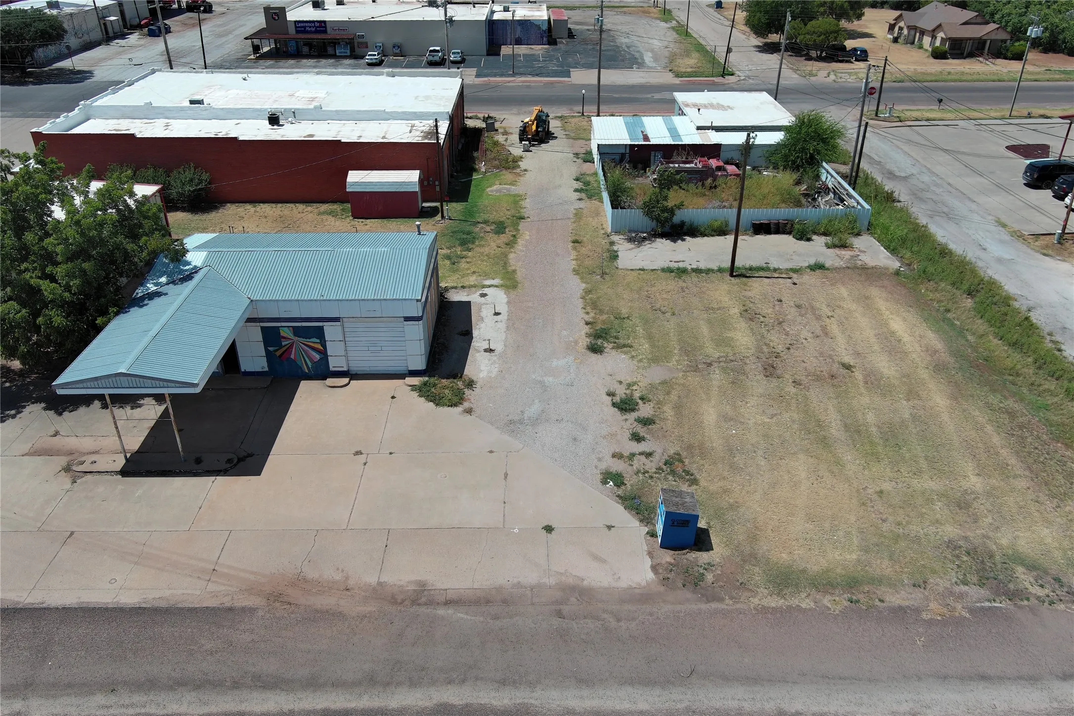 Office For Sale in Knox County , 221 N Birch Avenue, Munday, Texas 76380, 0, 0, Garage spaces, 0 Sqft, built in 1970, mls#21368490, Real Estate Agent in Munday, Homes For Sale in Knox county, Homes For Sale in Munday, Realtor in Munday Texas, Real Estate Brokerage Independent Realty Texas, Luminita Cordes Realtor