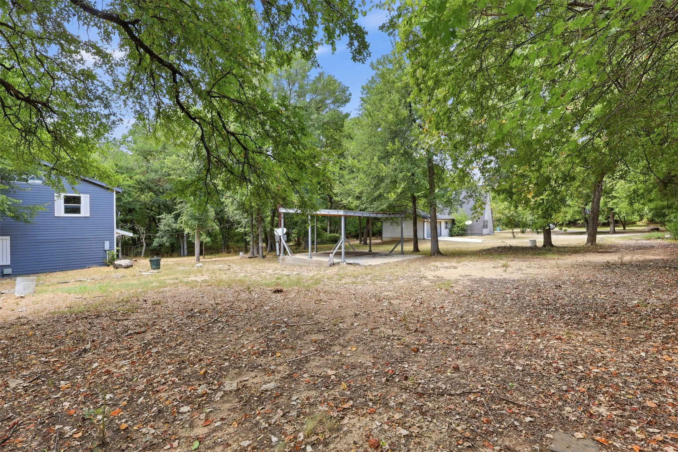 Single Family Residence For Rent in Parker County , 103 #B Calhoun Bend, Azle, Texas 76020, 3 Bedroom, 3 Bathroom, Garage spaces, 1,680 Sqft, built in 1984, mls#21368507, Real Estate Agent in Azle, Homes For Rent in Parker county, Homes For Rent in Azle, Realtor in Azle Texas, Real Estate Brokerage Independent Realty Texas, Luminita Cordes Realtor
