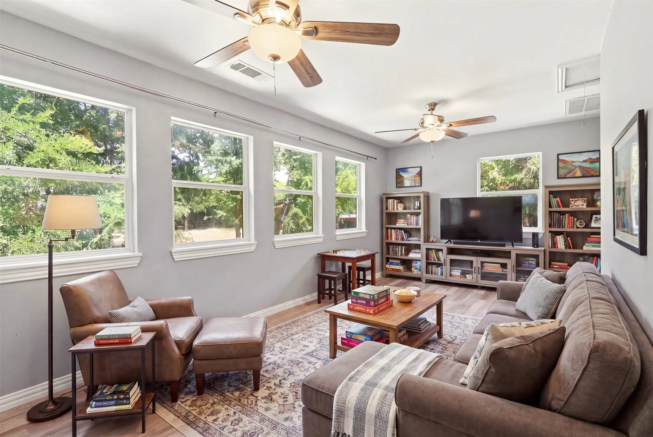 Single Family Residence For Rent in Parker County , 103 #B Calhoun Bend, Azle, Texas 76020, 3 Bedroom, 3 Bathroom, Garage spaces, 1,680 Sqft, built in 1984, mls#21368507, Real Estate Agent in Azle, Homes For Rent in Parker county, Homes For Rent in Azle, Realtor in Azle Texas, Real Estate Brokerage Independent Realty Texas, Luminita Cordes Realtor
