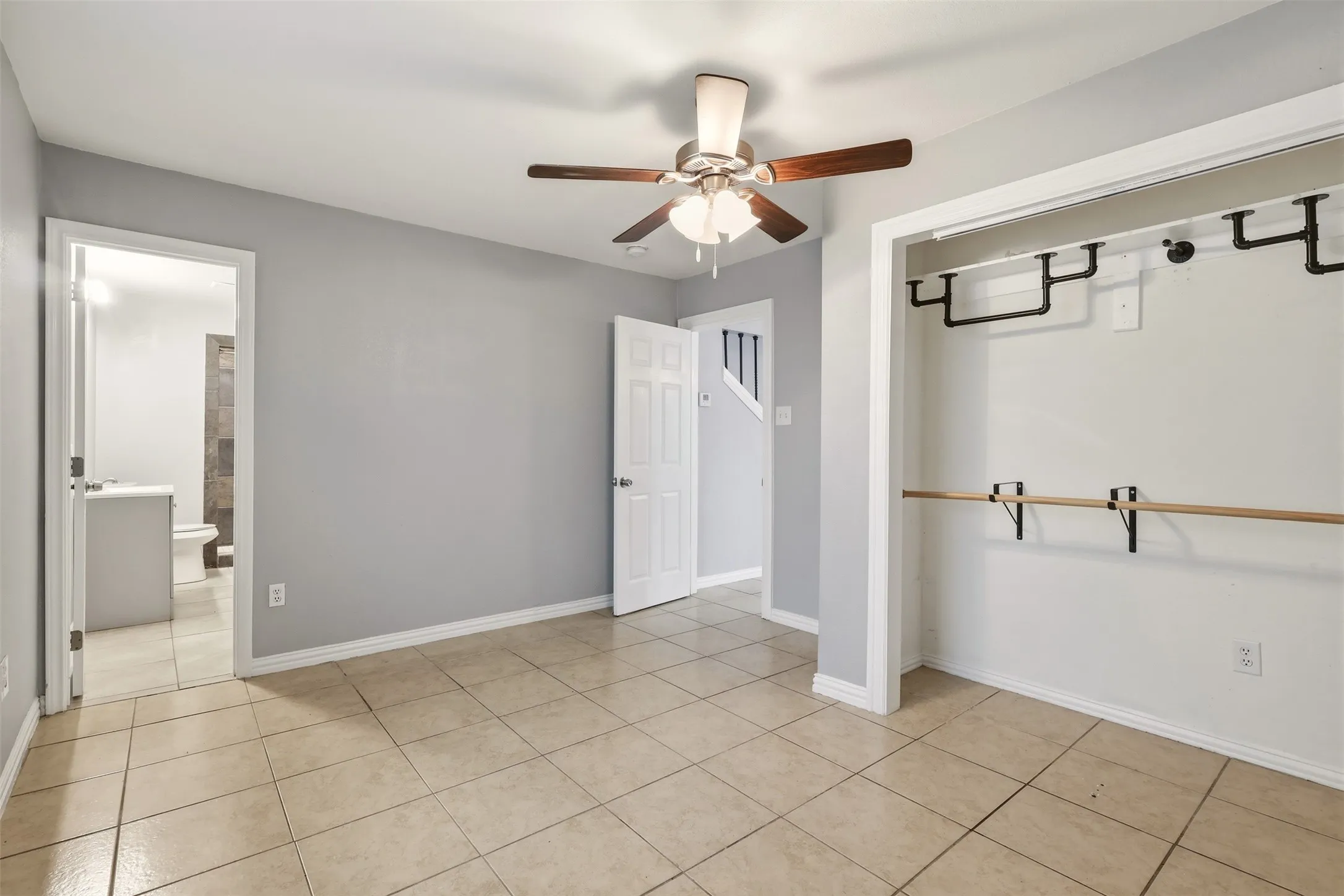 Single Family Residence For Rent in Parker County , 103 #B Calhoun Bend, Azle, Texas 76020, 3 Bedroom, 3 Bathroom, Garage spaces, 1,680 Sqft, built in 1984, mls#21368507, Real Estate Agent in Azle, Homes For Rent in Parker county, Homes For Rent in Azle, Realtor in Azle Texas, Real Estate Brokerage Independent Realty Texas, Luminita Cordes Realtor