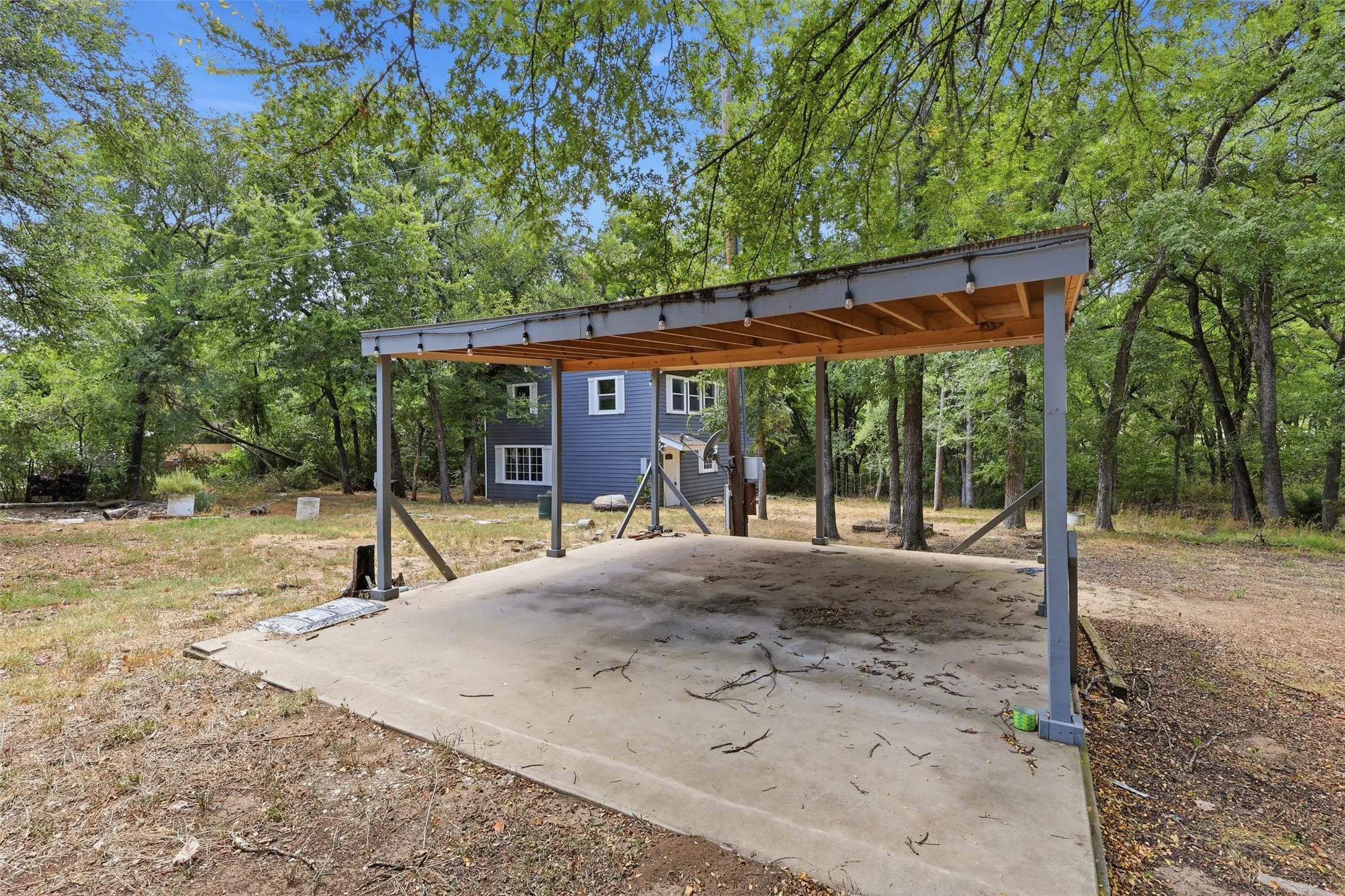 Single Family Residence For Rent in Parker County , 103 #B Calhoun Bend, Azle, Texas 76020, 3 Bedroom, 3 Bathroom, Garage spaces, 1,680 Sqft, built in 1984, mls#21368507, Real Estate Agent in Azle, Homes For Rent in Parker county, Homes For Rent in Azle, Realtor in Azle Texas, Real Estate Brokerage Independent Realty Texas, Luminita Cordes Realtor