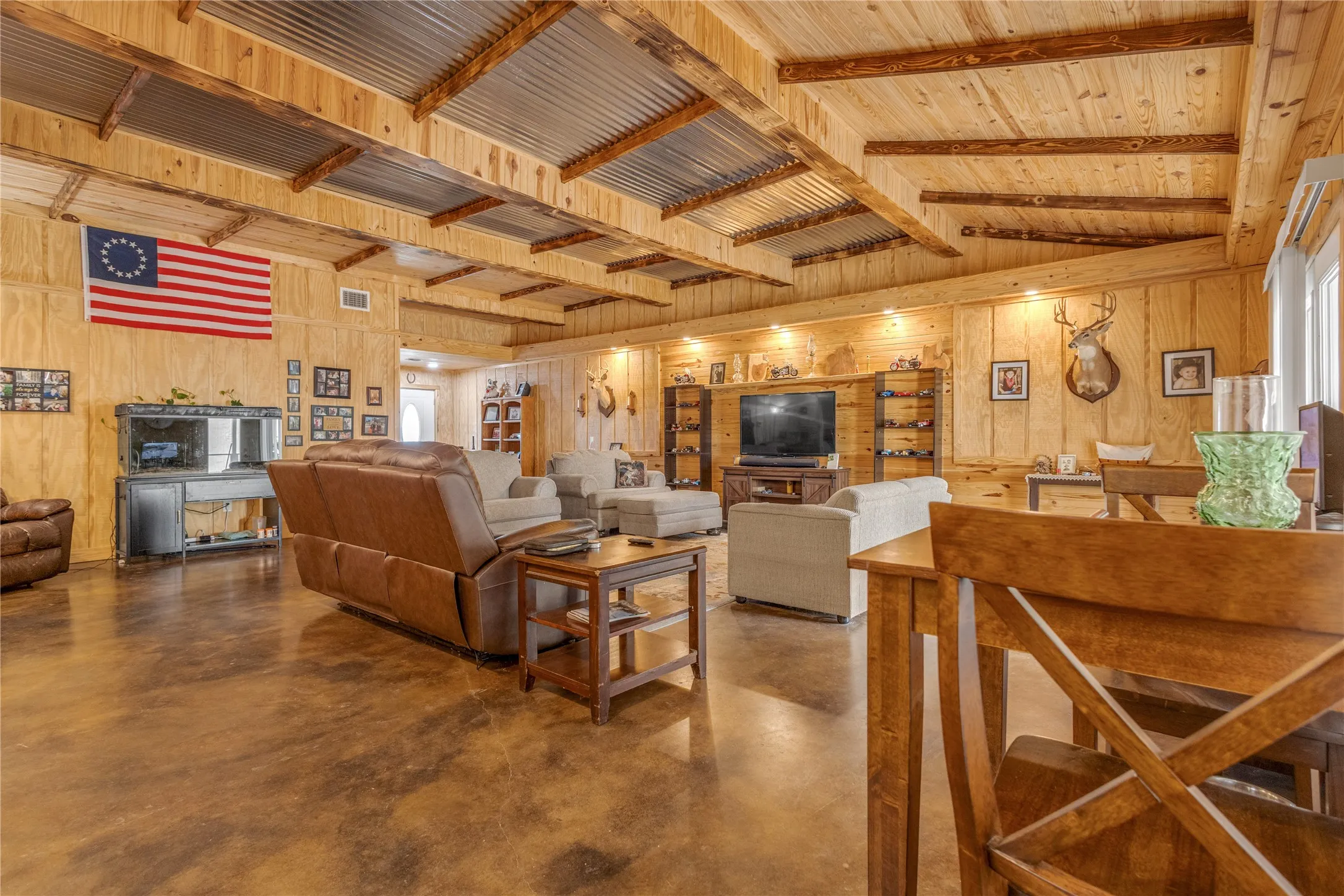 Single Family Residence For Sale in Wood County , 127 Mohican, Quitman, Texas 75783, 2 Bedroom, 2 Bathroom, Garage spaces, 1,840 Sqft, built in 2022, mls#21368488, Real Estate Agent in Quitman, Homes For Sale in Wood county, Homes For Sale in Quitman, Realtor in Quitman Texas, Real Estate Brokerage Independent Realty Texas, Luminita Cordes Realtor