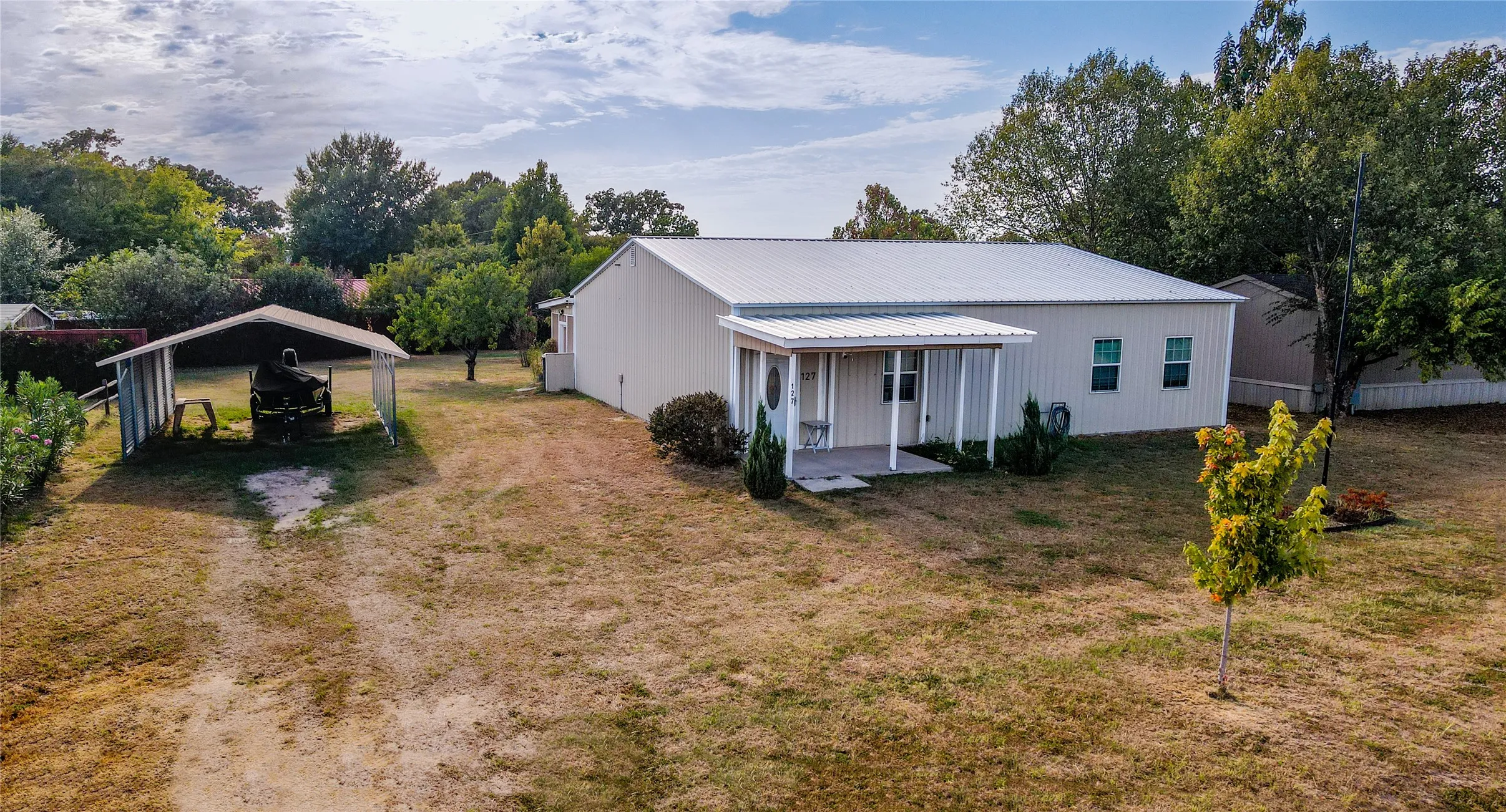 Single Family Residence For Sale in Wood County , 127 Mohican, Quitman, Texas 75783, 2 Bedroom, 2 Bathroom, Garage spaces, 1,840 Sqft, built in 2022, mls#21368488, Real Estate Agent in Quitman, Homes For Sale in Wood county, Homes For Sale in Quitman, Realtor in Quitman Texas, Real Estate Brokerage Independent Realty Texas, Luminita Cordes Realtor