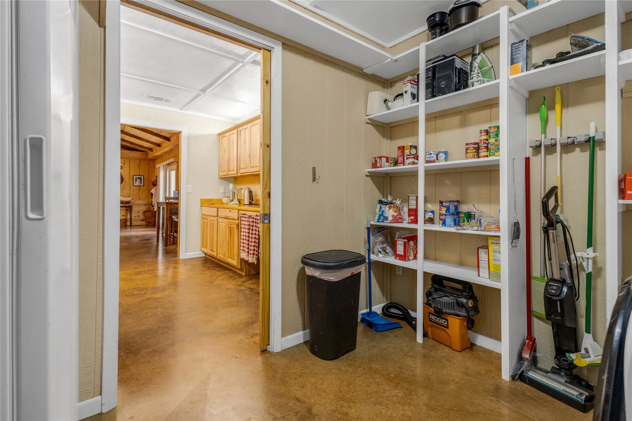Single Family Residence For Sale in Wood County , 127 Mohican, Quitman, Texas 75783, 2 Bedroom, 2 Bathroom, Garage spaces, 1,840 Sqft, built in 2022, mls#21368488, Real Estate Agent in Quitman, Homes For Sale in Wood county, Homes For Sale in Quitman, Realtor in Quitman Texas, Real Estate Brokerage Independent Realty Texas, Luminita Cordes Realtor
