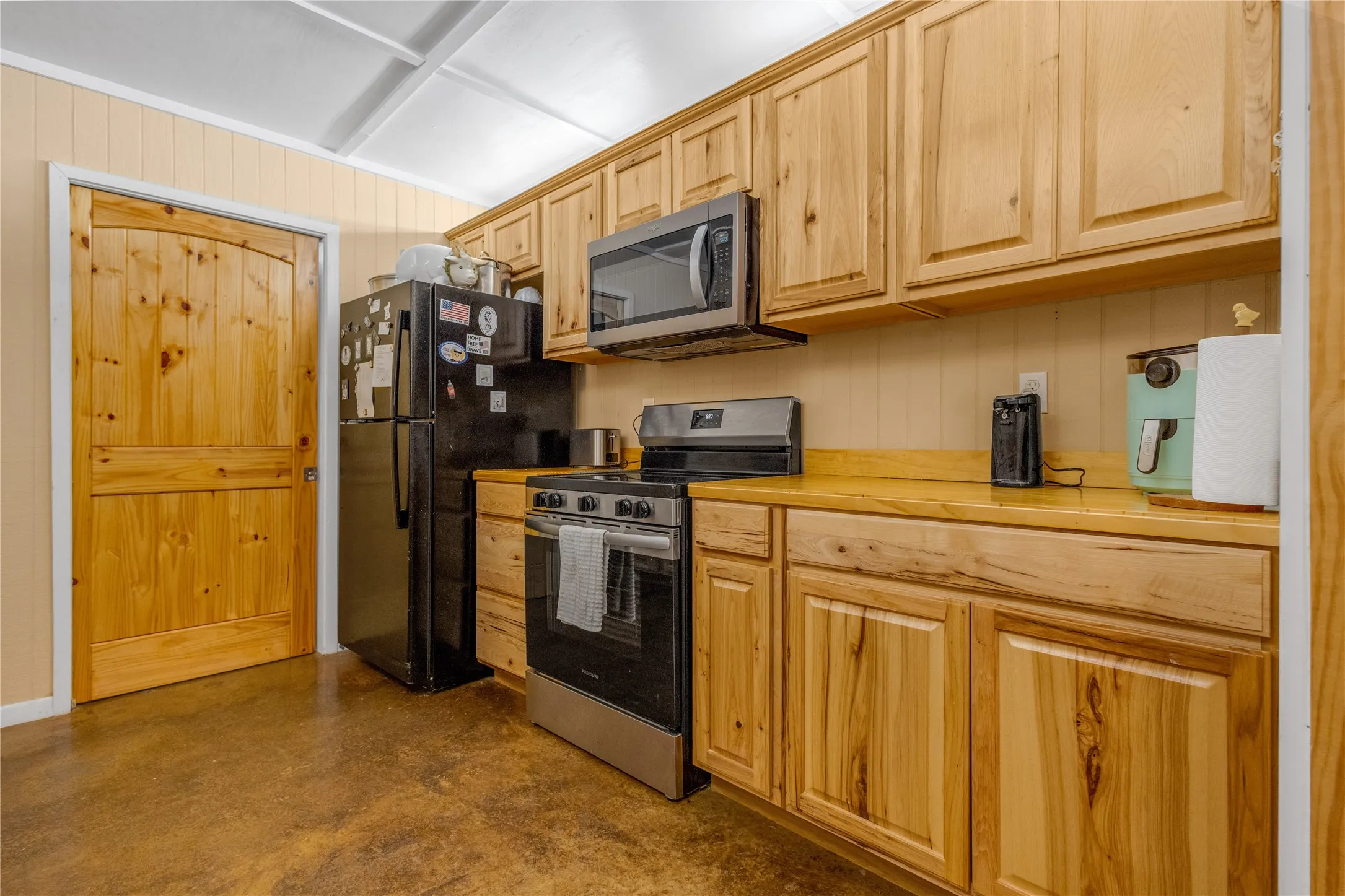 Single Family Residence For Sale in Wood County , 127 Mohican, Quitman, Texas 75783, 2 Bedroom, 2 Bathroom, Garage spaces, 1,840 Sqft, built in 2022, mls#21368488, Real Estate Agent in Quitman, Homes For Sale in Wood county, Homes For Sale in Quitman, Realtor in Quitman Texas, Real Estate Brokerage Independent Realty Texas, Luminita Cordes Realtor