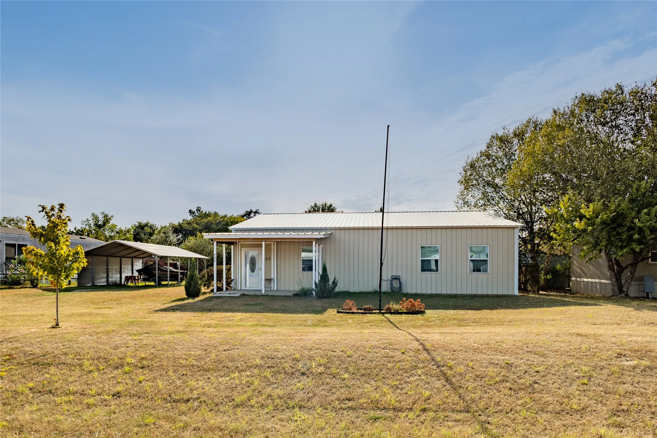 Single Family Residence For Sale in Wood County , 127 Mohican, Quitman, Texas 75783, 2 Bedroom, 2 Bathroom, Garage spaces, 1,840 Sqft, built in 2022, mls#21368488, Real Estate Agent in Quitman, Homes For Sale in Wood county, Homes For Sale in Quitman, Realtor in Quitman Texas, Real Estate Brokerage Independent Realty Texas, Luminita Cordes Realtor