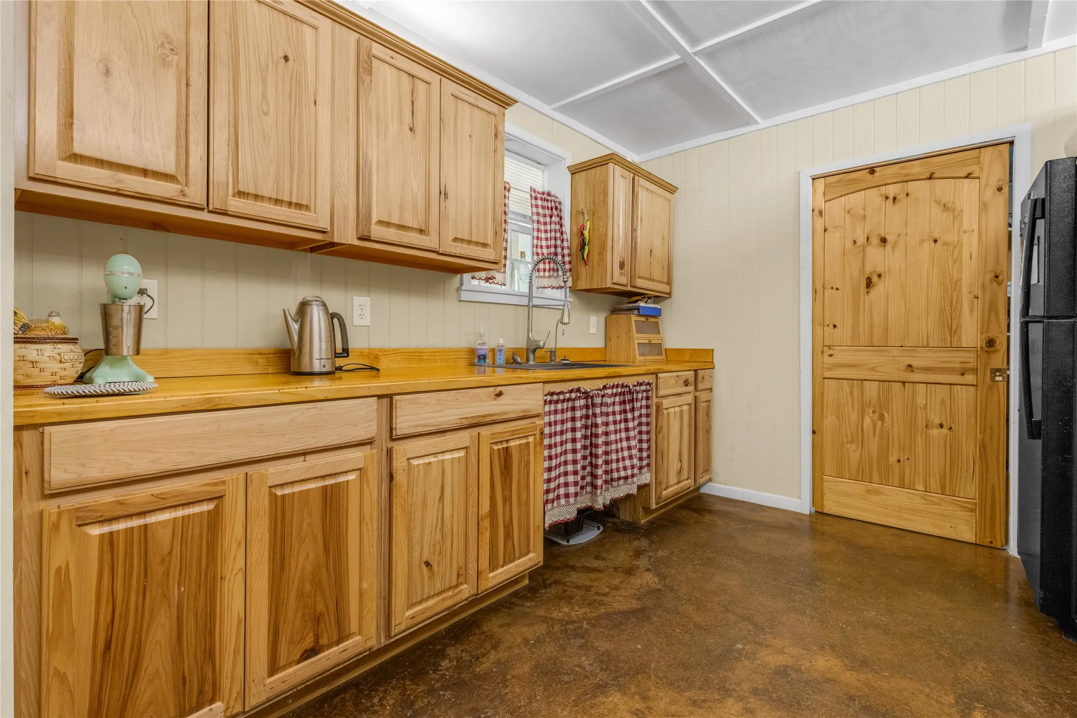 Single Family Residence For Sale in Wood County , 127 Mohican, Quitman, Texas 75783, 2 Bedroom, 2 Bathroom, Garage spaces, 1,840 Sqft, built in 2022, mls#21368488, Real Estate Agent in Quitman, Homes For Sale in Wood county, Homes For Sale in Quitman, Realtor in Quitman Texas, Real Estate Brokerage Independent Realty Texas, Luminita Cordes Realtor