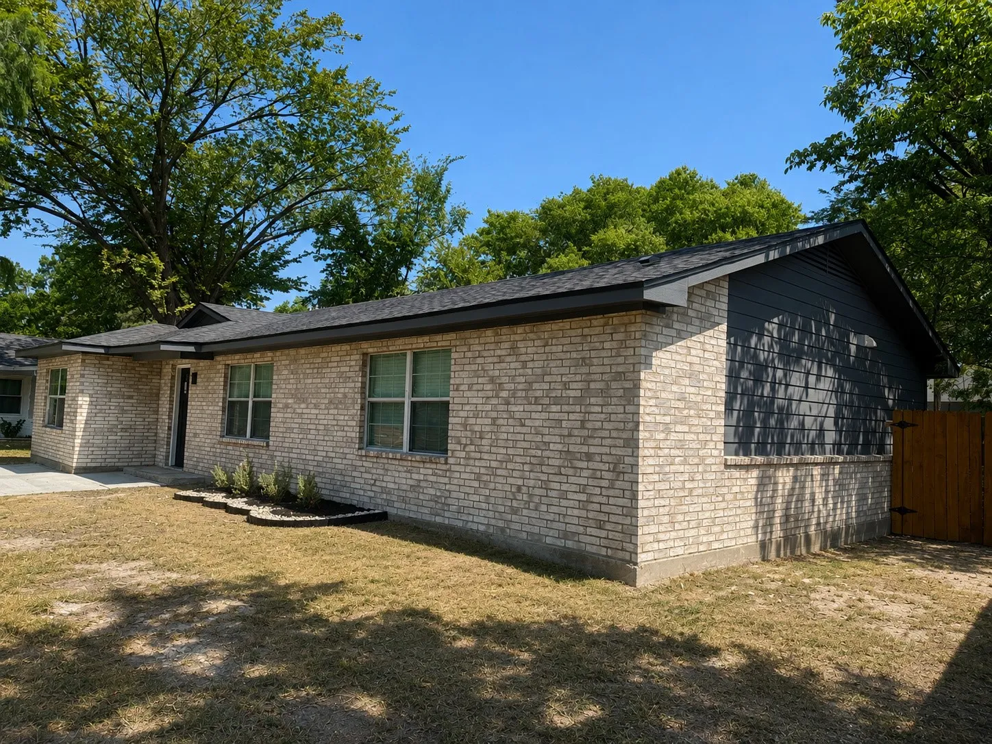 Single Family Residence For Sale in Dallas County , 1842 Delmar Drive, Garland, Texas 75040, 4 Bedroom, 3 Bathroom, 1 Garage spaces, 1,715 Sqft, built in 1955, mls#21367736, Real Estate Agent in Garland, Homes For Sale in Dallas county, Homes For Sale in Garland, Realtor in Garland Texas, Real Estate Brokerage Independent Realty Texas, Luminita Cordes Realtor