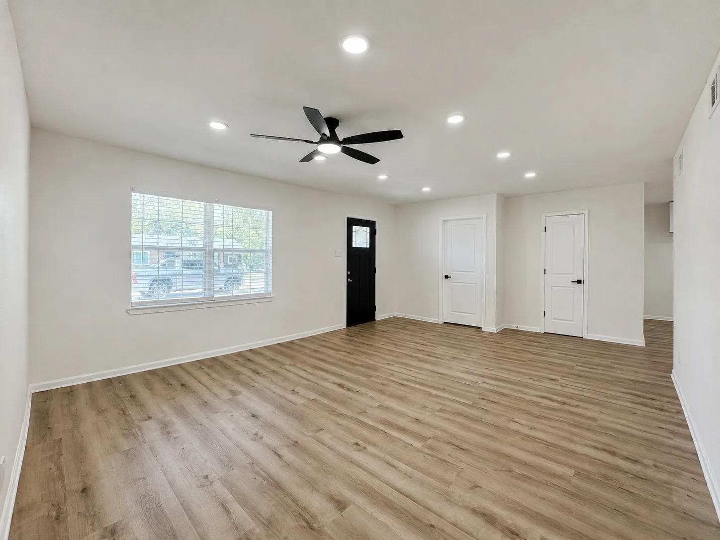 Single Family Residence For Sale in Dallas County , 1842 Delmar Drive, Garland, Texas 75040, 4 Bedroom, 3 Bathroom, 1 Garage spaces, 1,715 Sqft, built in 1955, mls#21367736, Real Estate Agent in Garland, Homes For Sale in Dallas county, Homes For Sale in Garland, Realtor in Garland Texas, Real Estate Brokerage Independent Realty Texas, Luminita Cordes Realtor